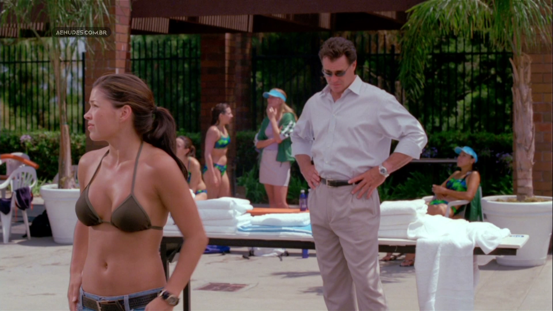 Sandra McCoy Sarah Laine nua pelada cena de sexo em Garotas Selvagens 3 (Wild Things 3)