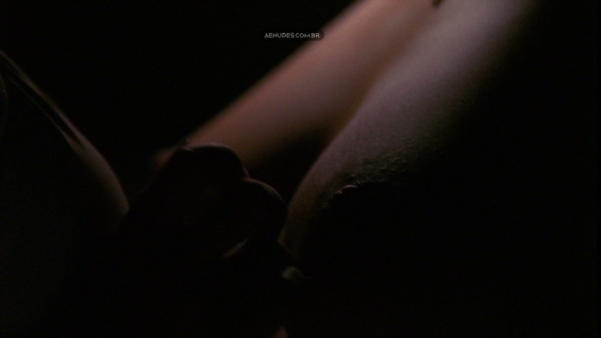 Sandra McCoy Sarah Laine nua pelada cena de sexo em Garotas Selvagens 3 (Wild Things 3)