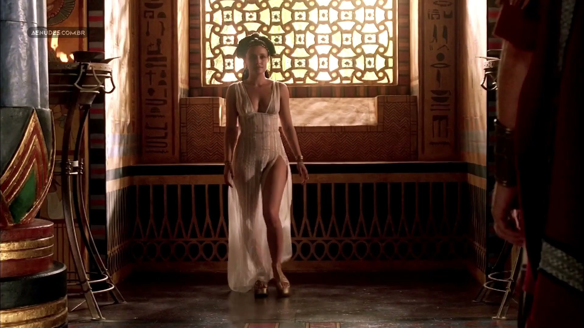 Alice Henley Lyndsey Marshal nua pelada cena de sexo em Rome 2
