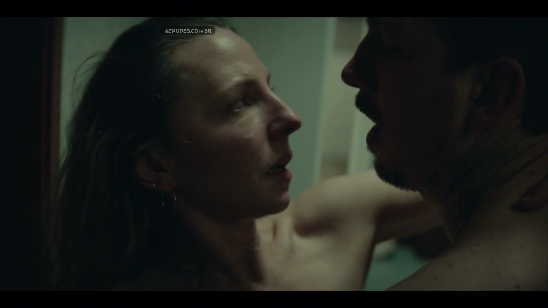 Katharina Schuttler nua pelada cena de sexo em A Better Place