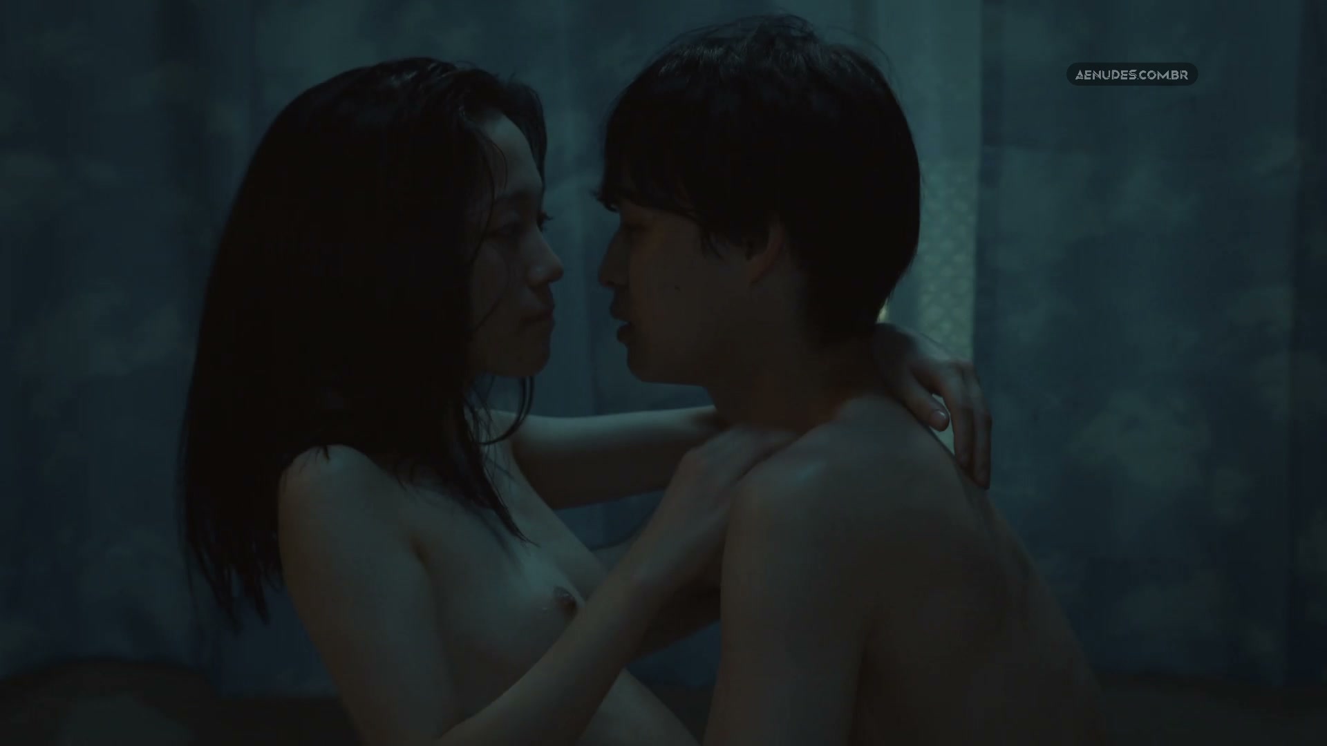 Mone Akitani nua pelada cena de sexo em Futon