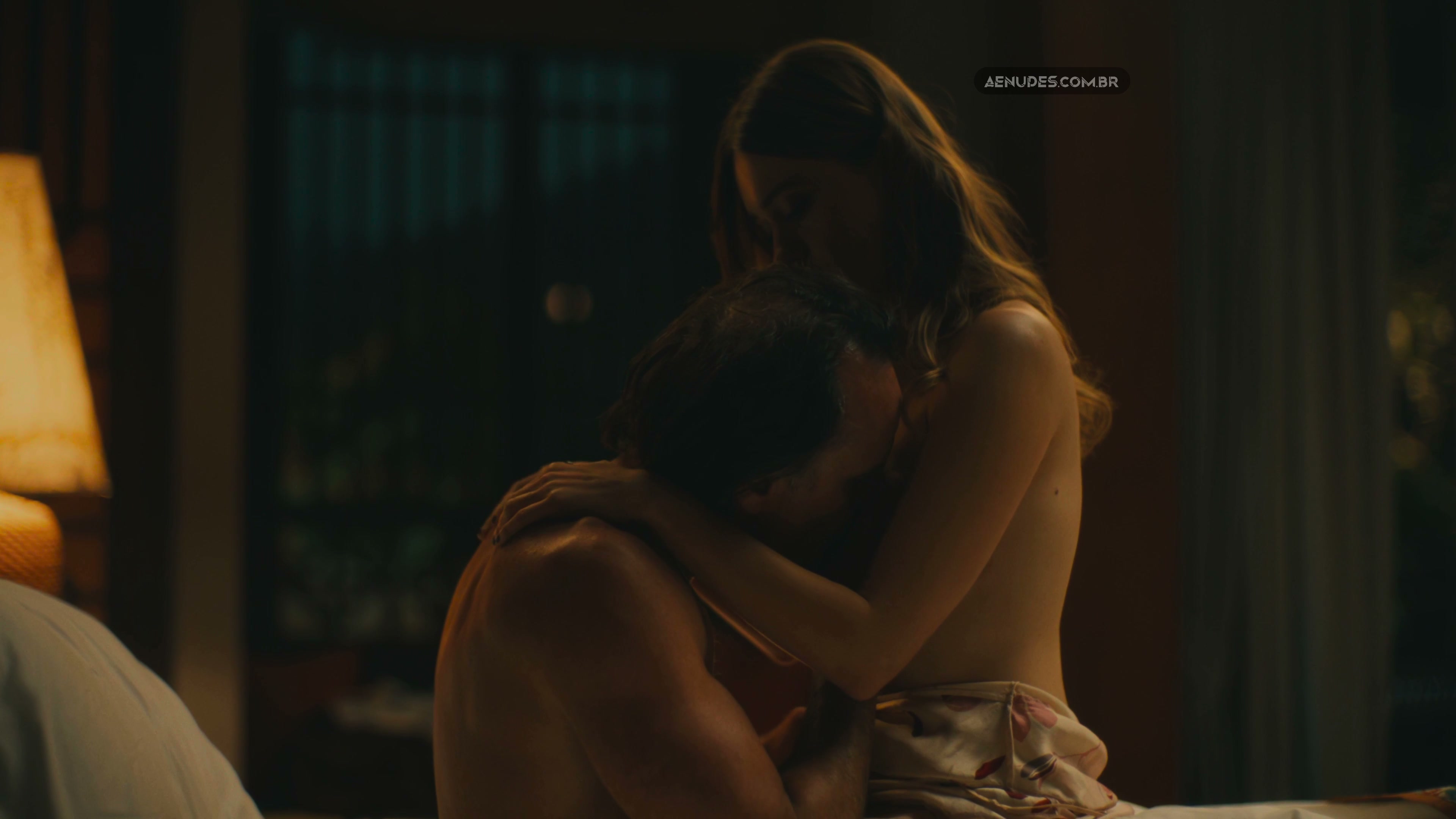 Aimee Lou Wood nua pelada cena de sexo em The White Lotus