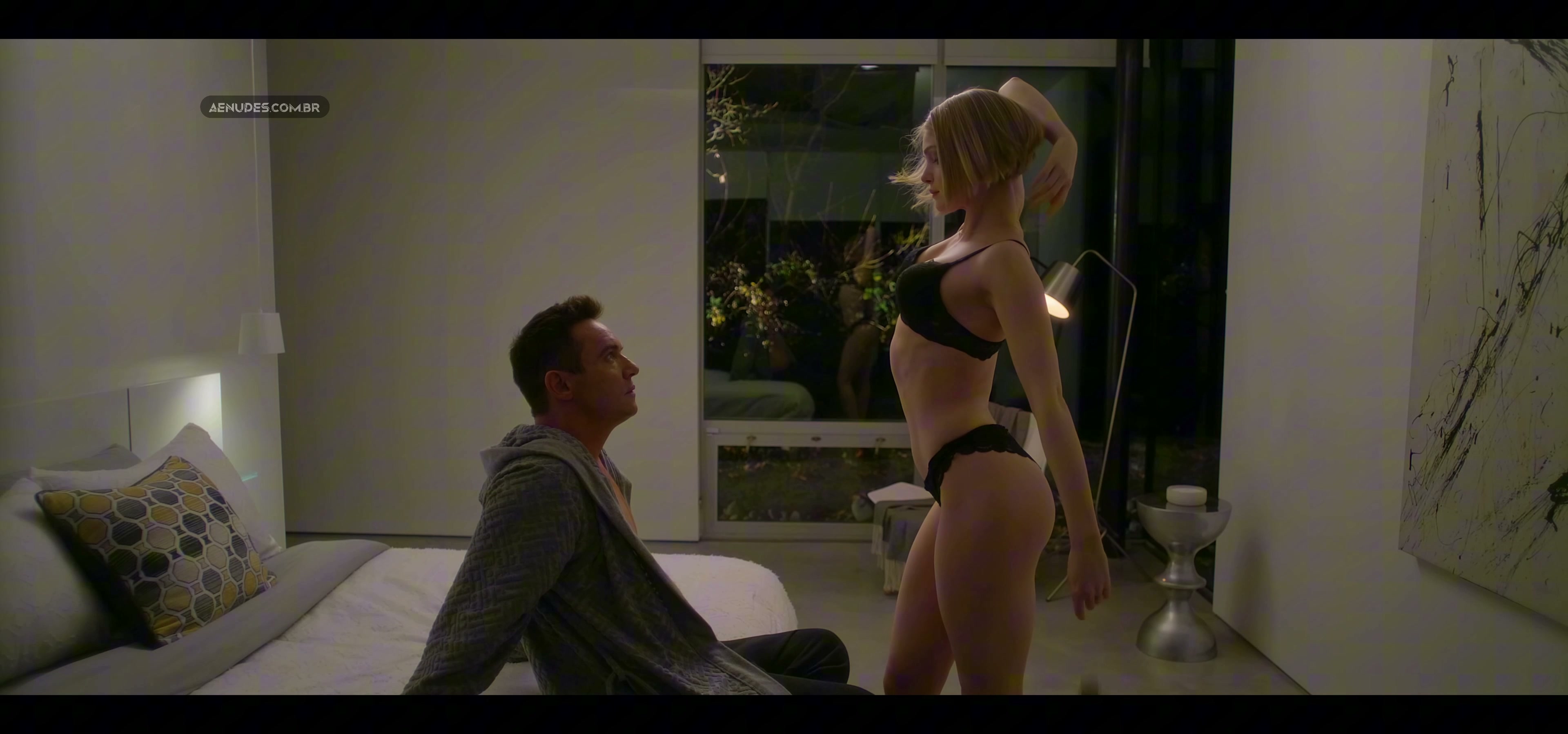 Elena Kampouris nua pelada cena de sexo em Wifelike