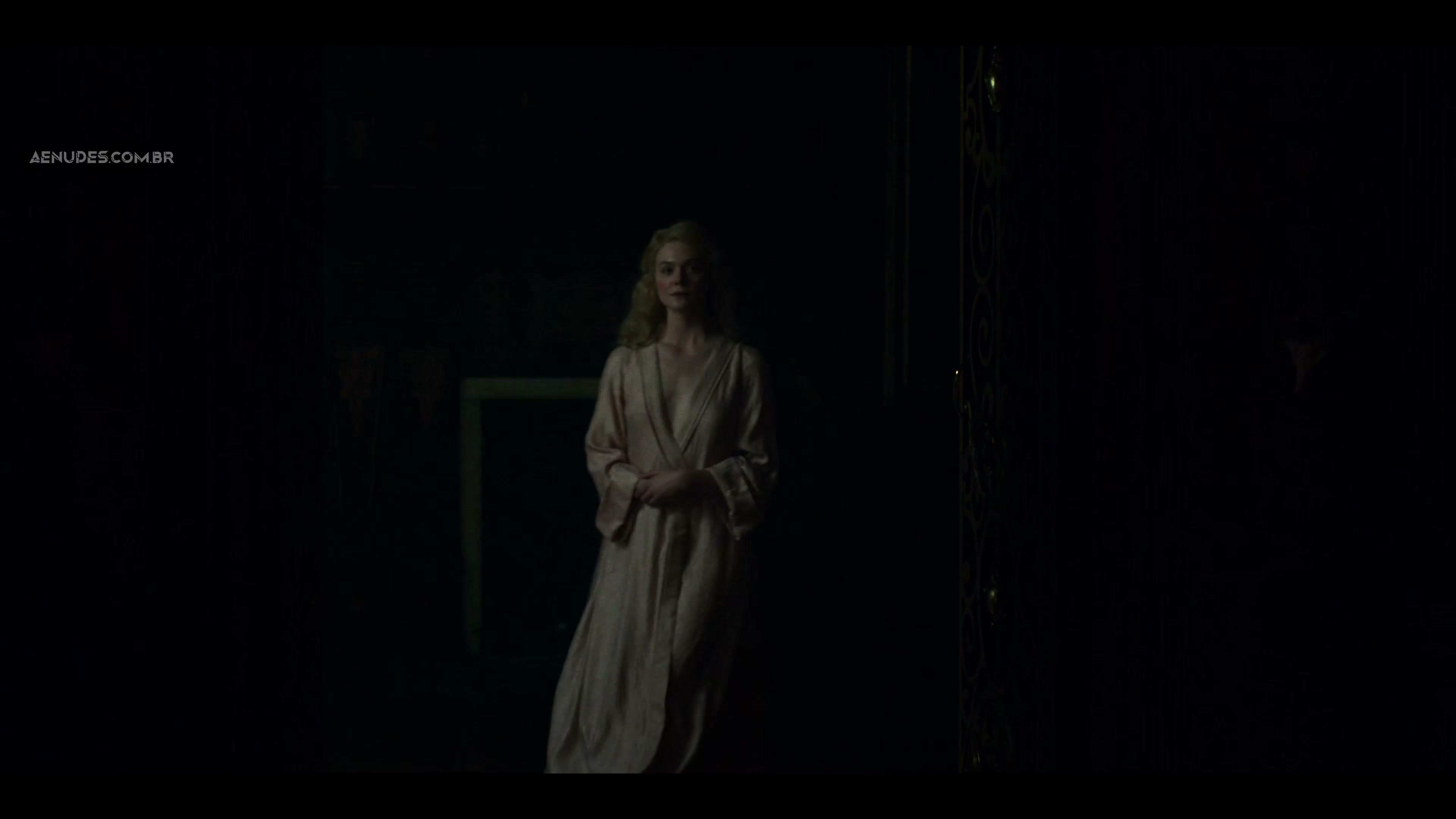 Elle Fanning nua pelada cena de sexo em The Great