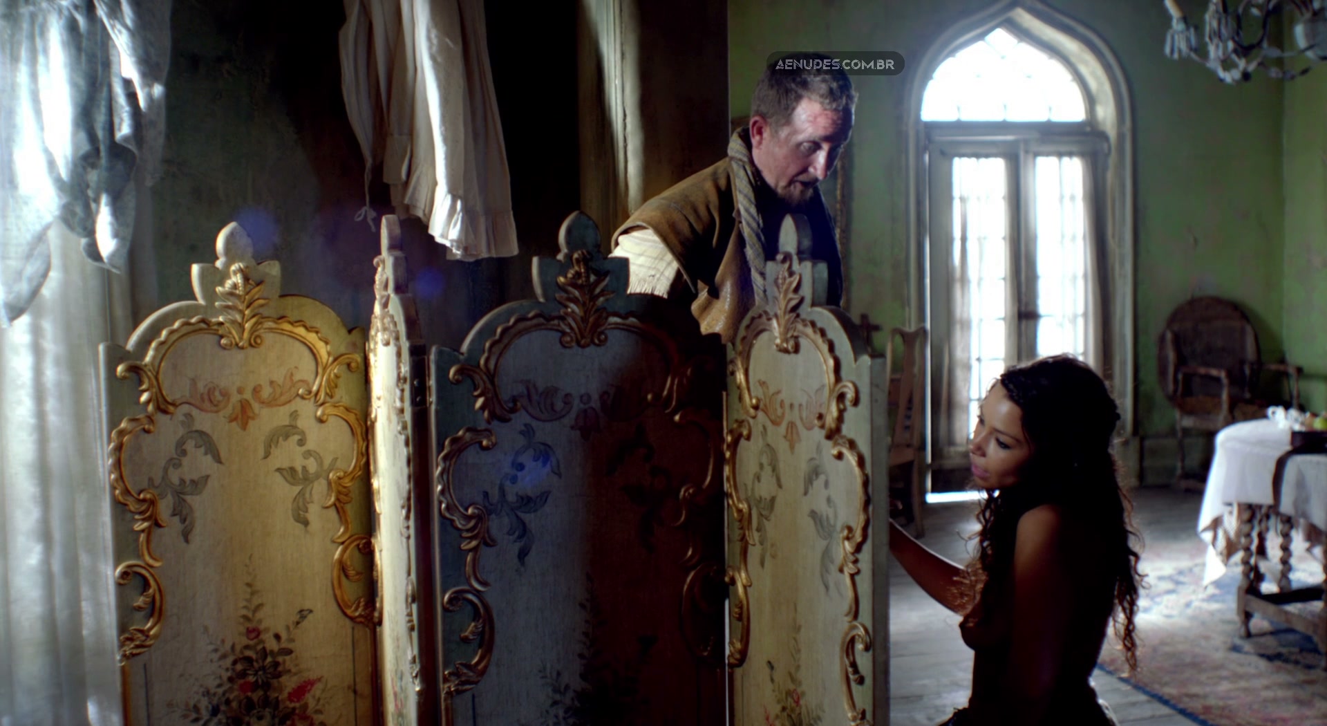 Jessica Parker Kennedy, Hannah New nuas peladas cena de sexo em Black Sails