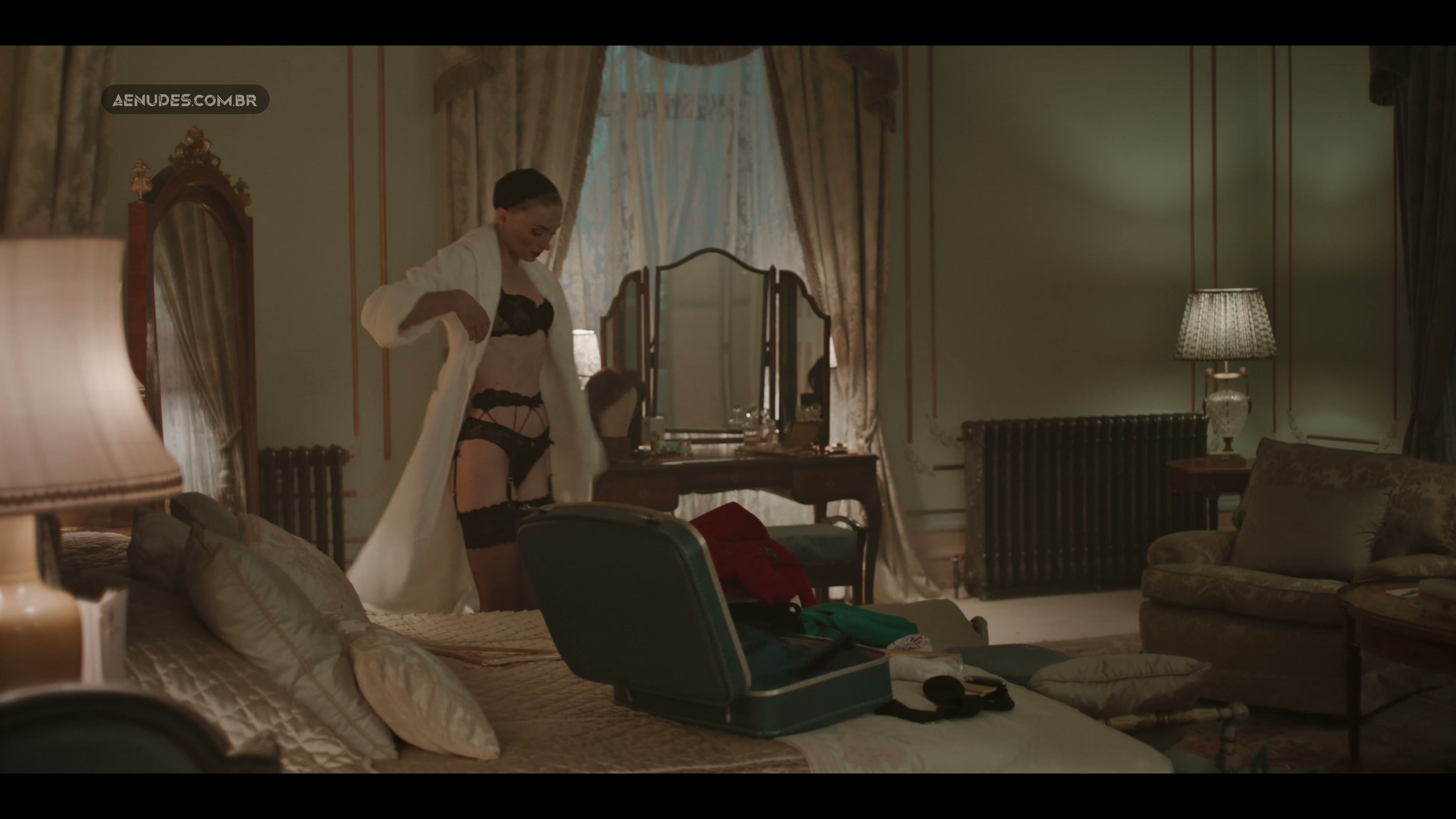 Sophie Turner nua pelada cena de sexo em Joan