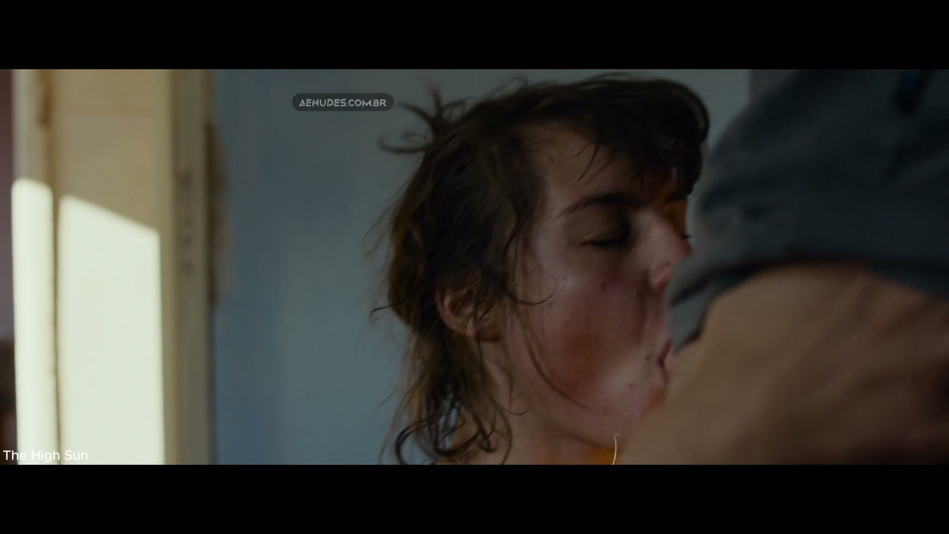 Tihana Lazovic nua pelada cena de sexo em The High Sun E Only When I Laugh
