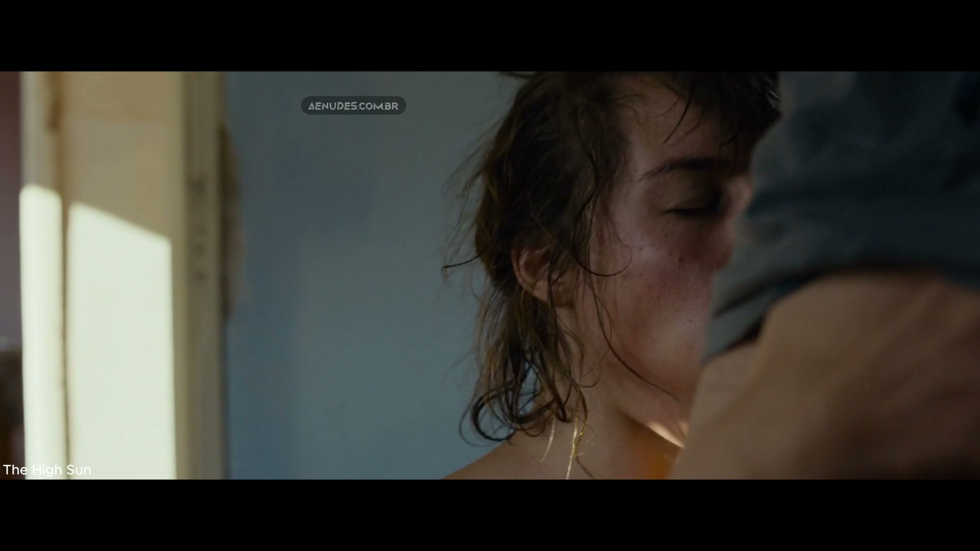 Tihana Lazovic nua pelada cena de sexo em The High Sun E Only When I Laugh
