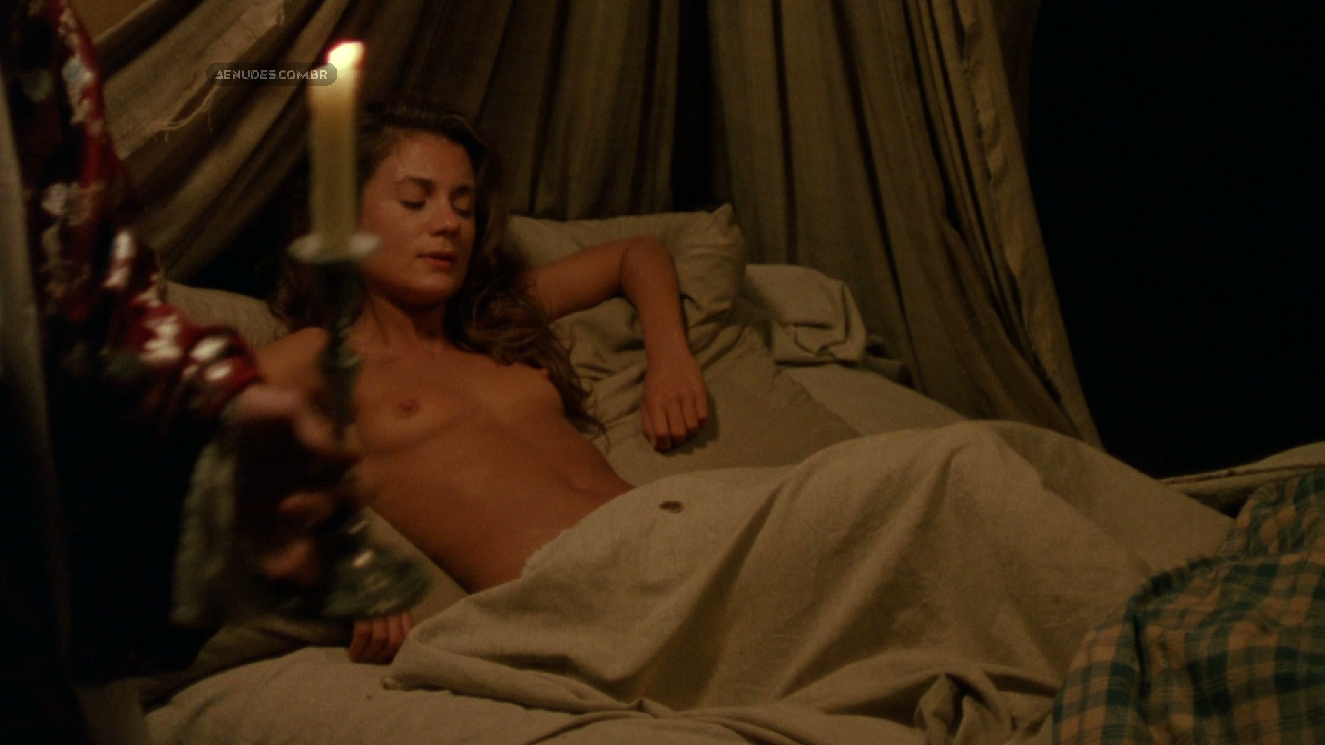 Uma Thurman, Laura Benson, Valerie Gogan nuas peladas cena de sexo em Dangerous Liaisons