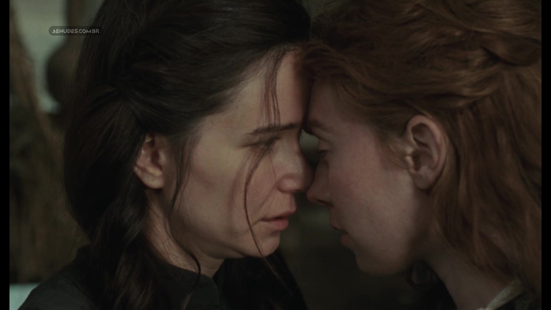 Vanessa Kirby, Katherine Waterston nuas peladas cena de sexo em The World to Come