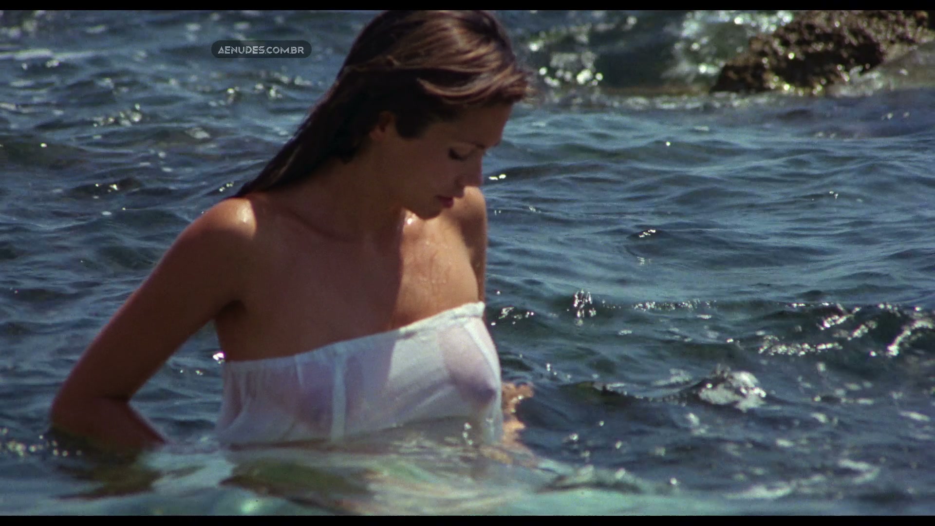 Deborah Shelton nua pelada cena de sexo em Blood Tide