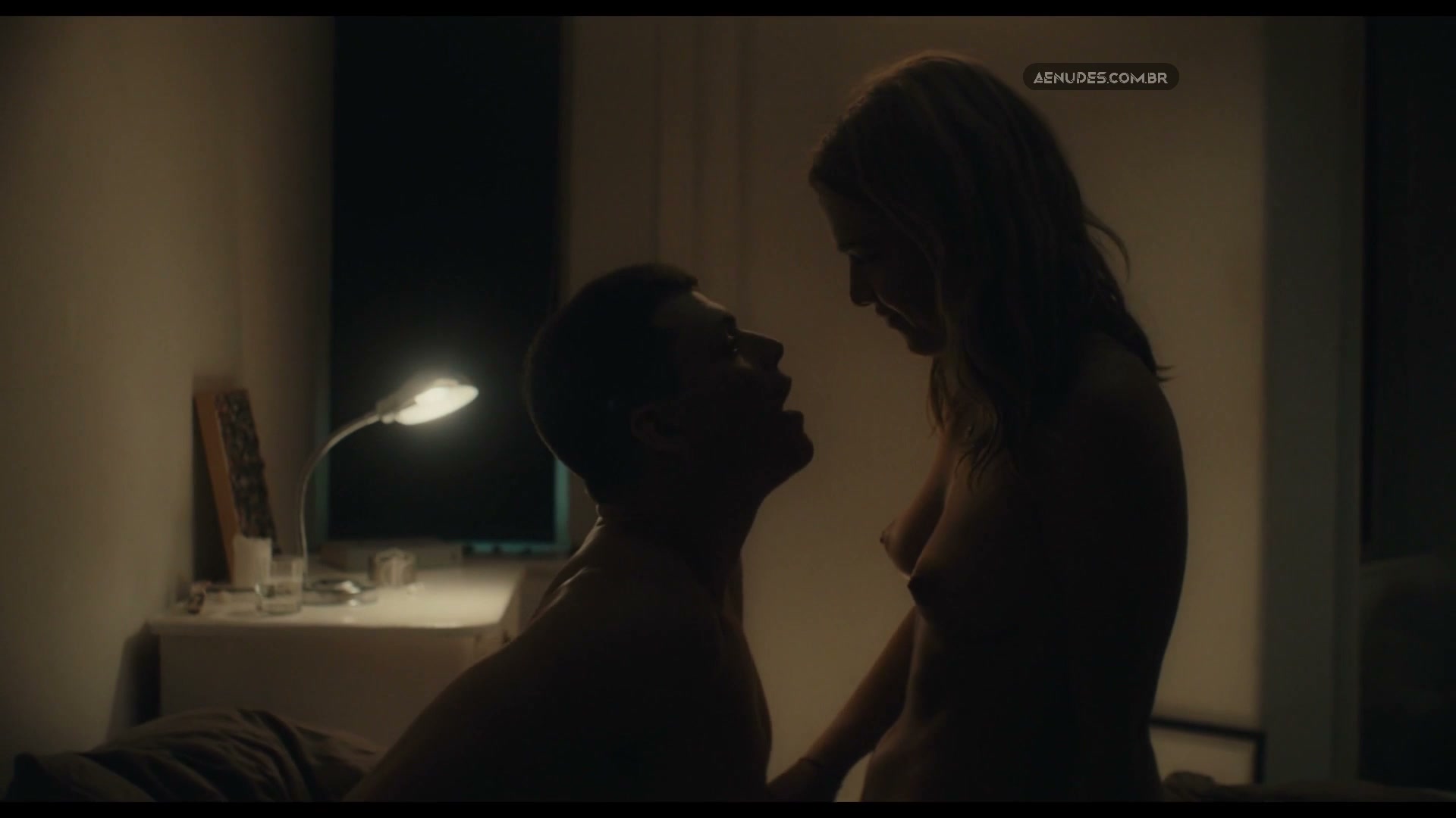 Frederikke Dahl Hansen nua pelada cena de sexo em En af os ryster