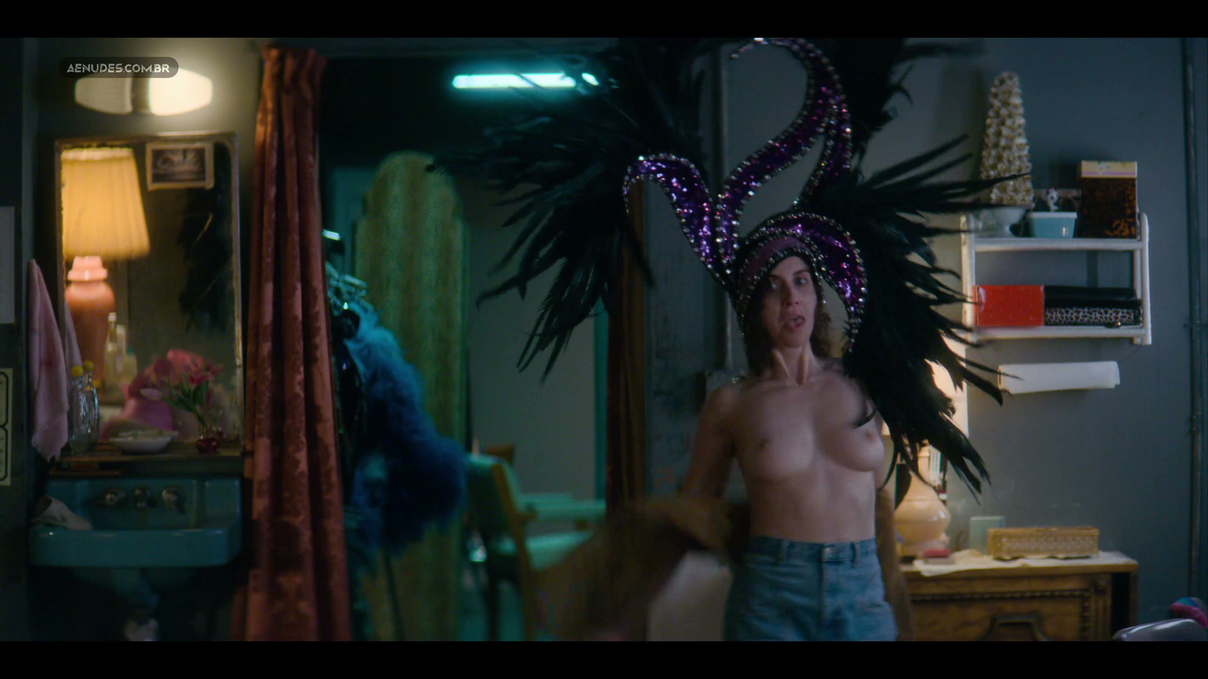 Jackie Tohn, Alison Brie nuas peladas cena de sexo em Glow