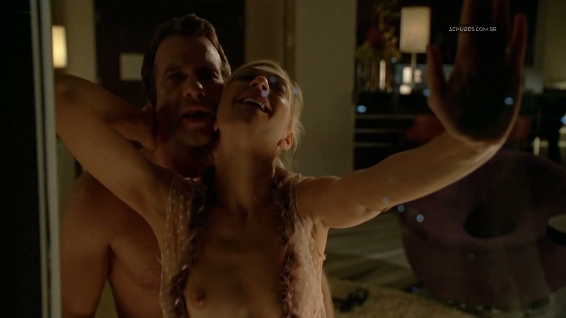 Mageina Tovah nua pelada cena de sexo em Hung