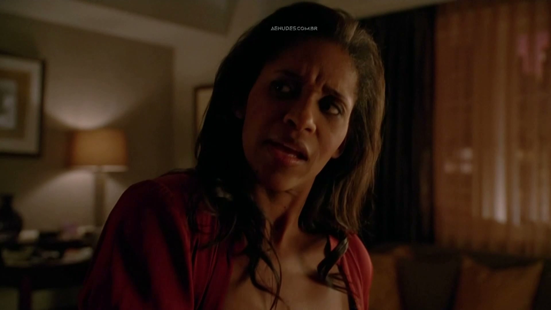 Merrin Dungey nua pelada cena de sexo em Hung