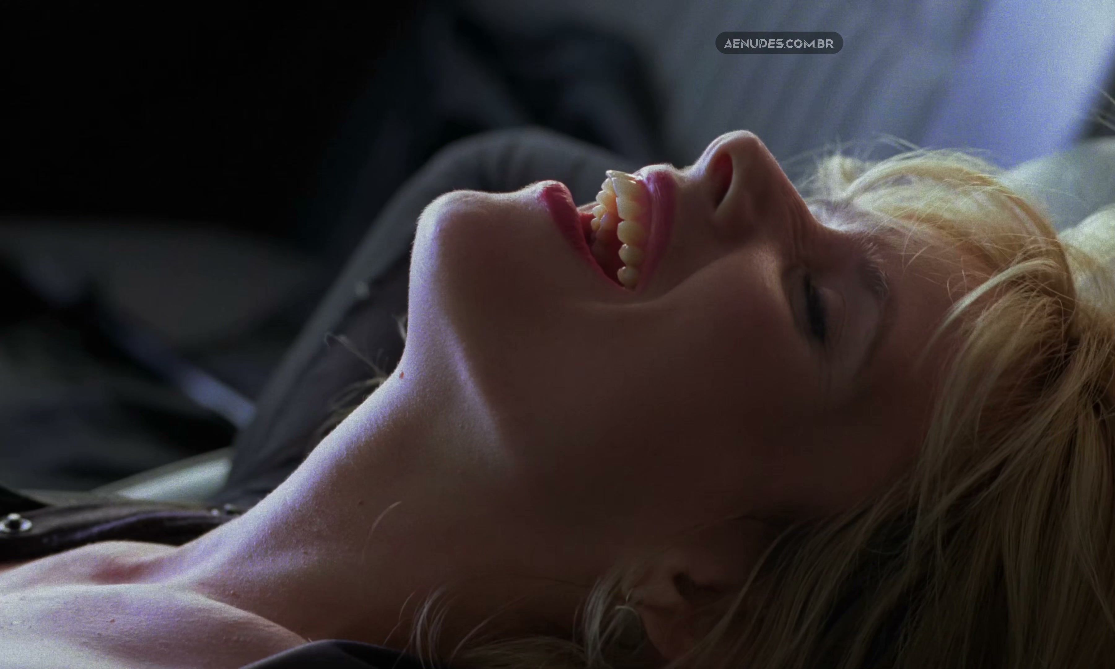 Rosanna Arquette nua pelada cena de sexo em Crash