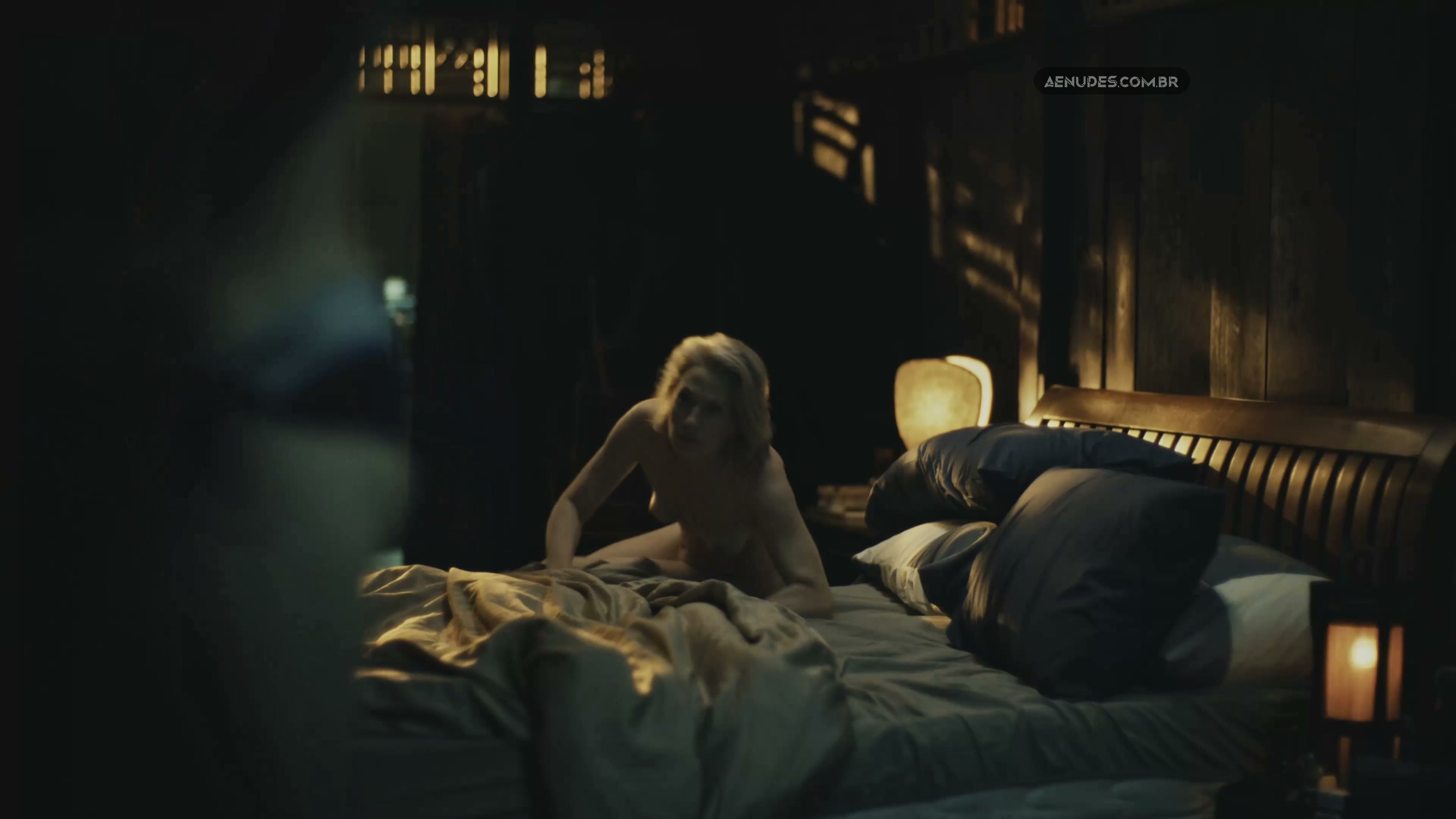 Carrie Coon nua pelada cena de sexo em The White Lotus S03