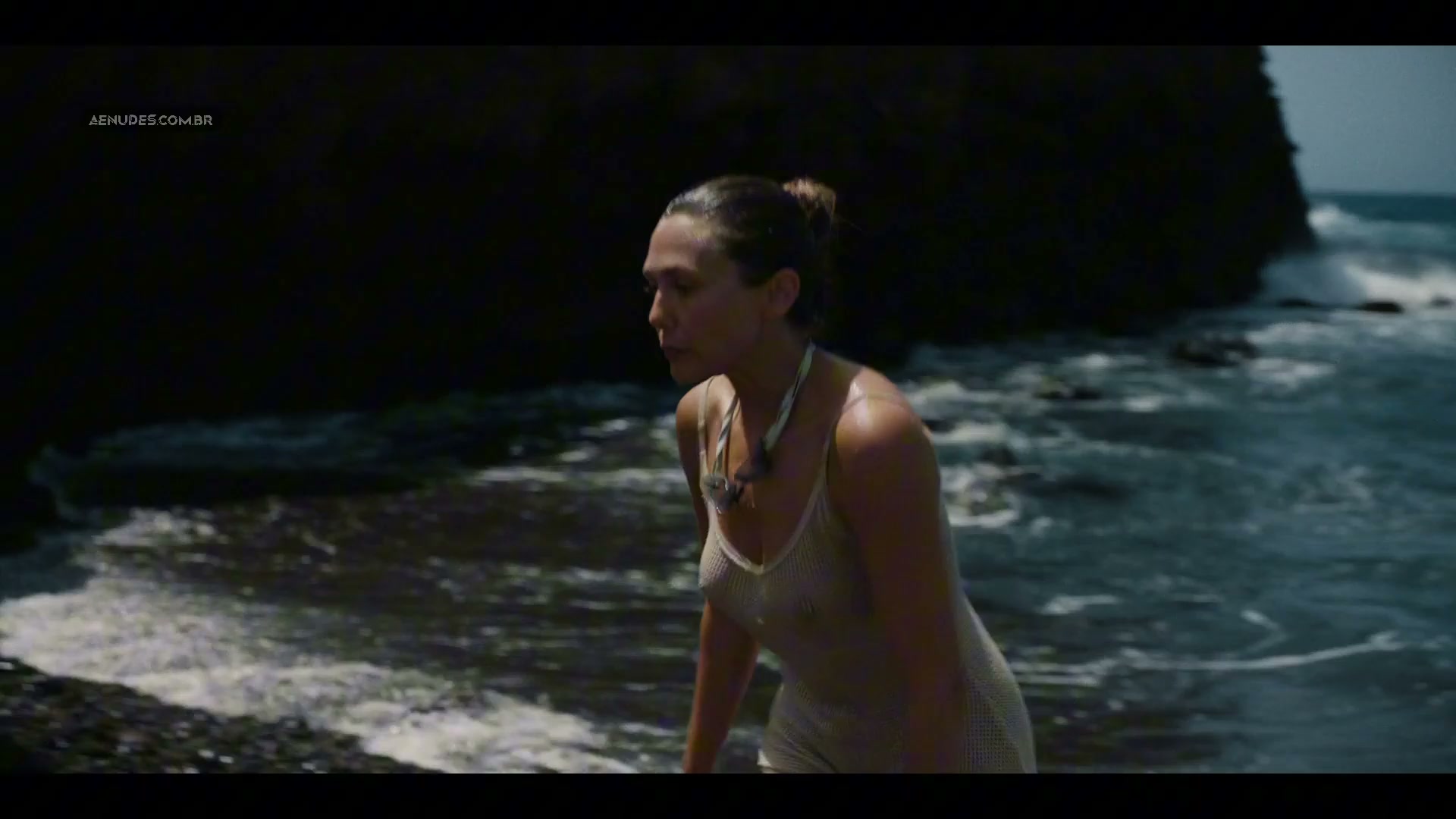 Elizabeth Olsen, Alicia Vikander nuas peladas cena de sexo em The Assessment