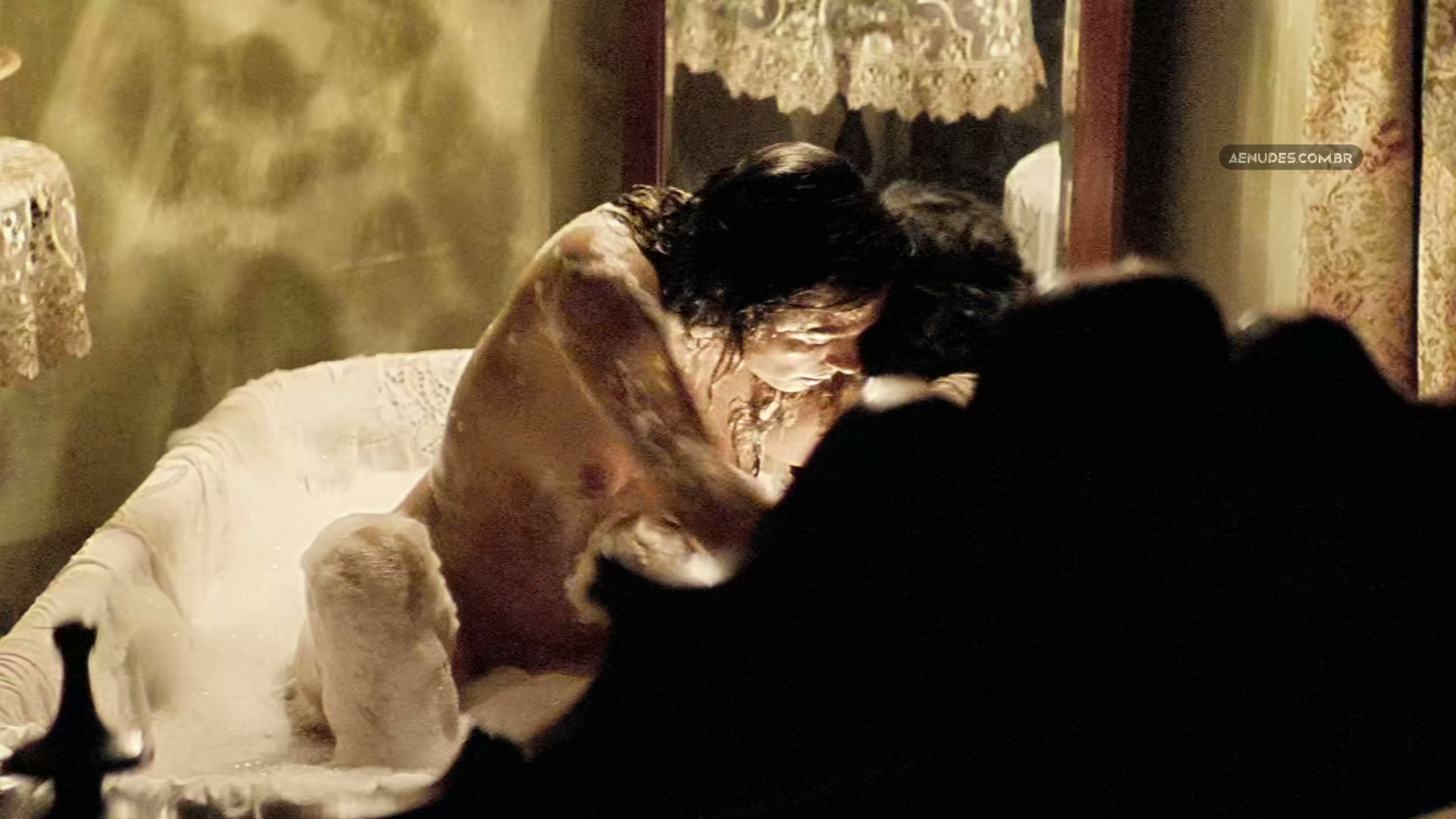 Isis Valverde nua pelada cena de sexo em Maria E O Cangaco