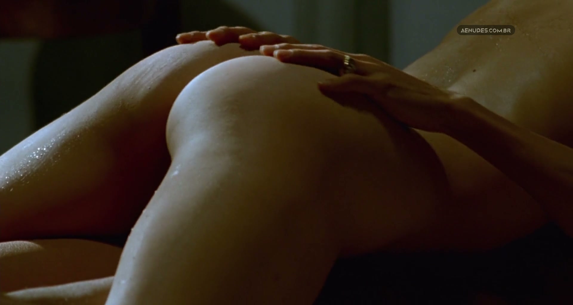 Jane March nua pelada cena de sexo em The Lover