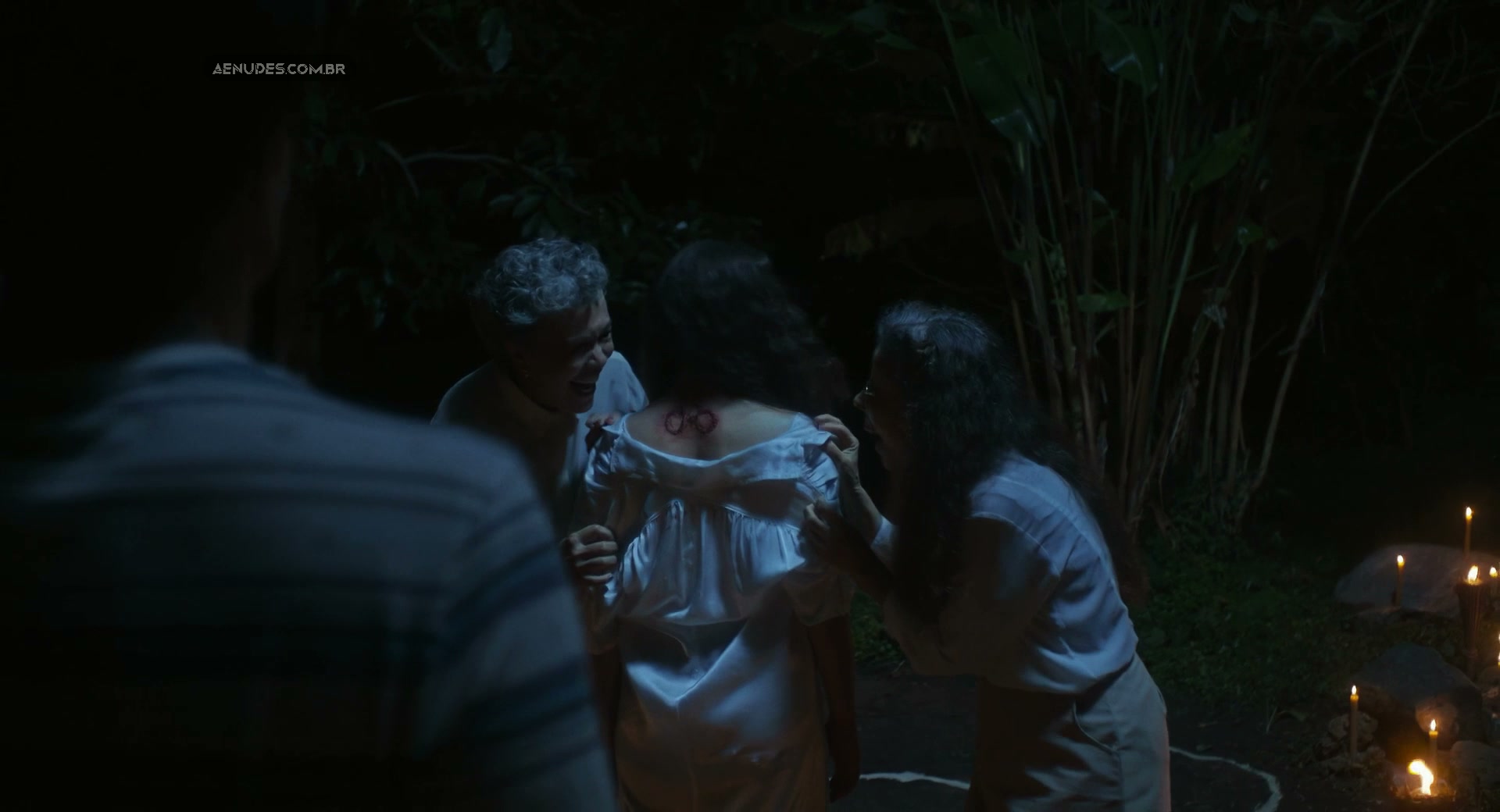 Luiza Kosovski nua pelada cena de sexo em A Herança