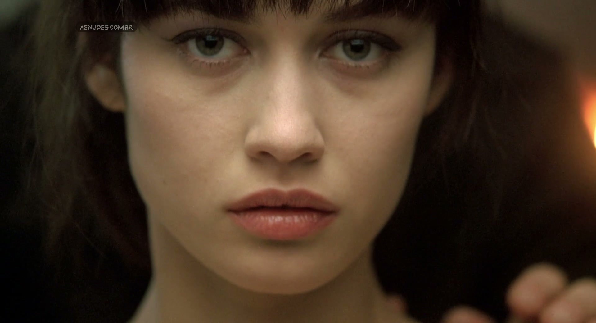 Olga Kurylenko nua pelada cena de sexo em La Serpent