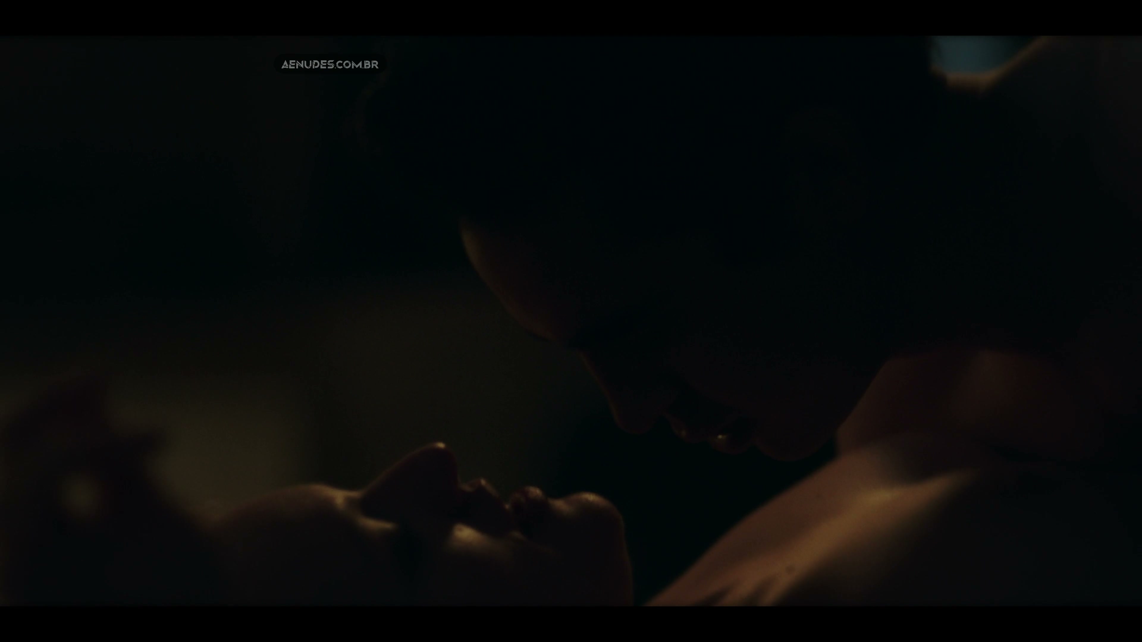 Elisabeth Moss nua pelada cena de sexo em The Handmaids Tale s06
