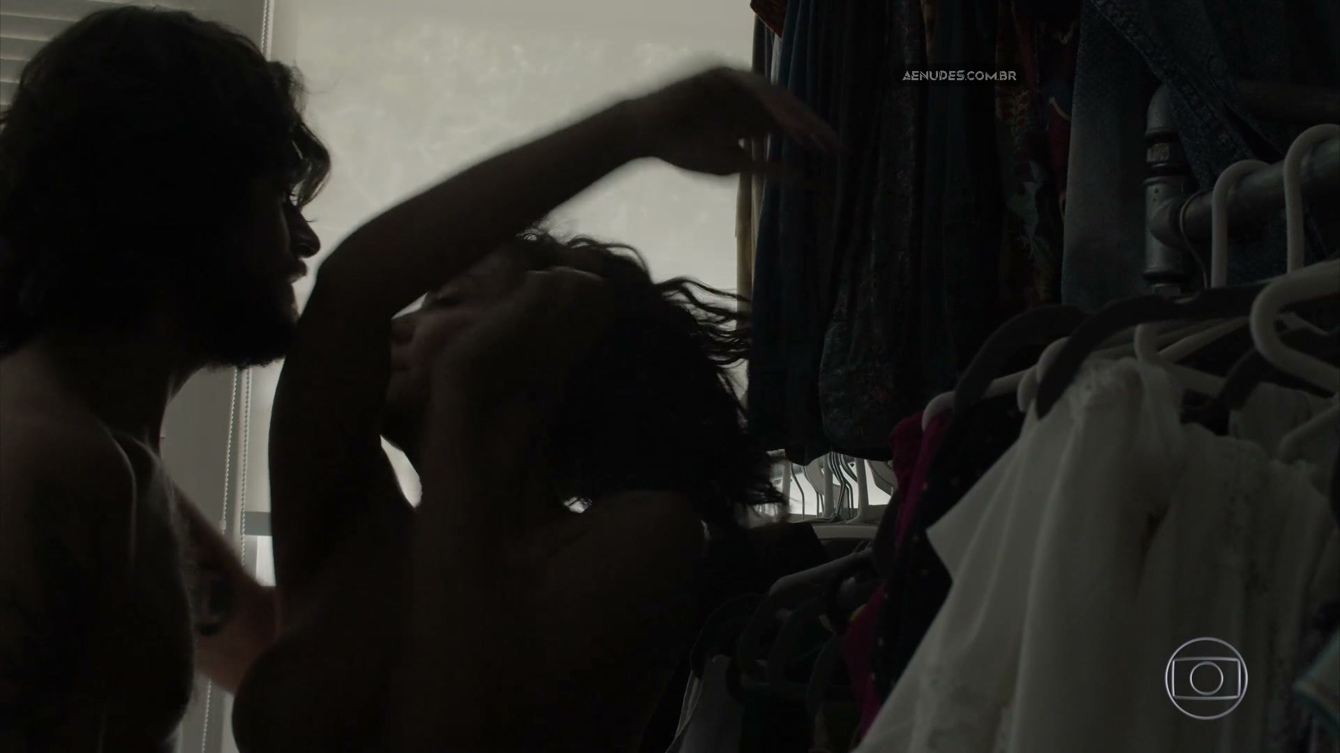 Fabiula Nascimento nua pelada cena de sexo em Amor e Sorte