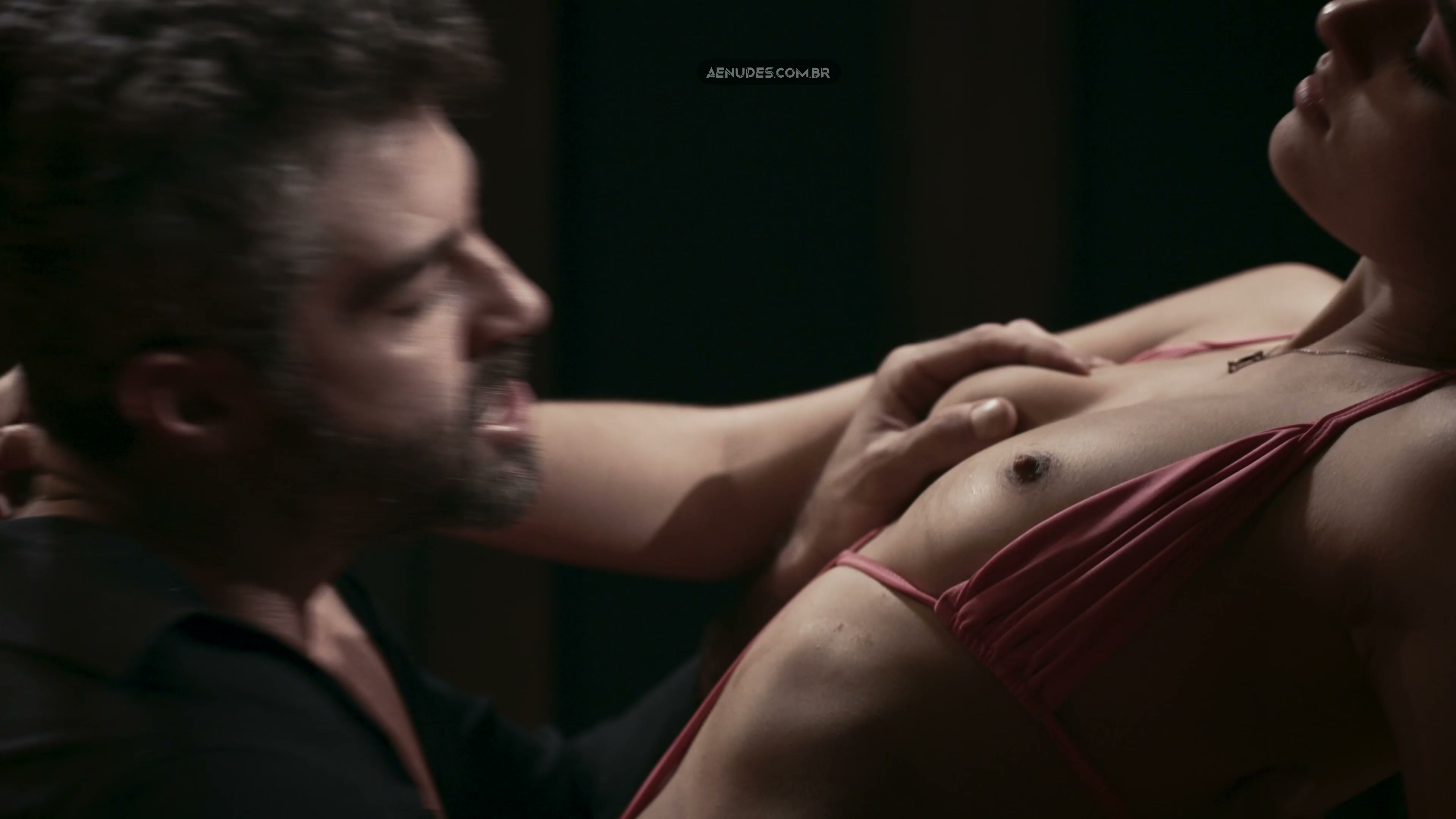 Julia Byrro nua pelada cena de sexo em Verdades Secretas 2