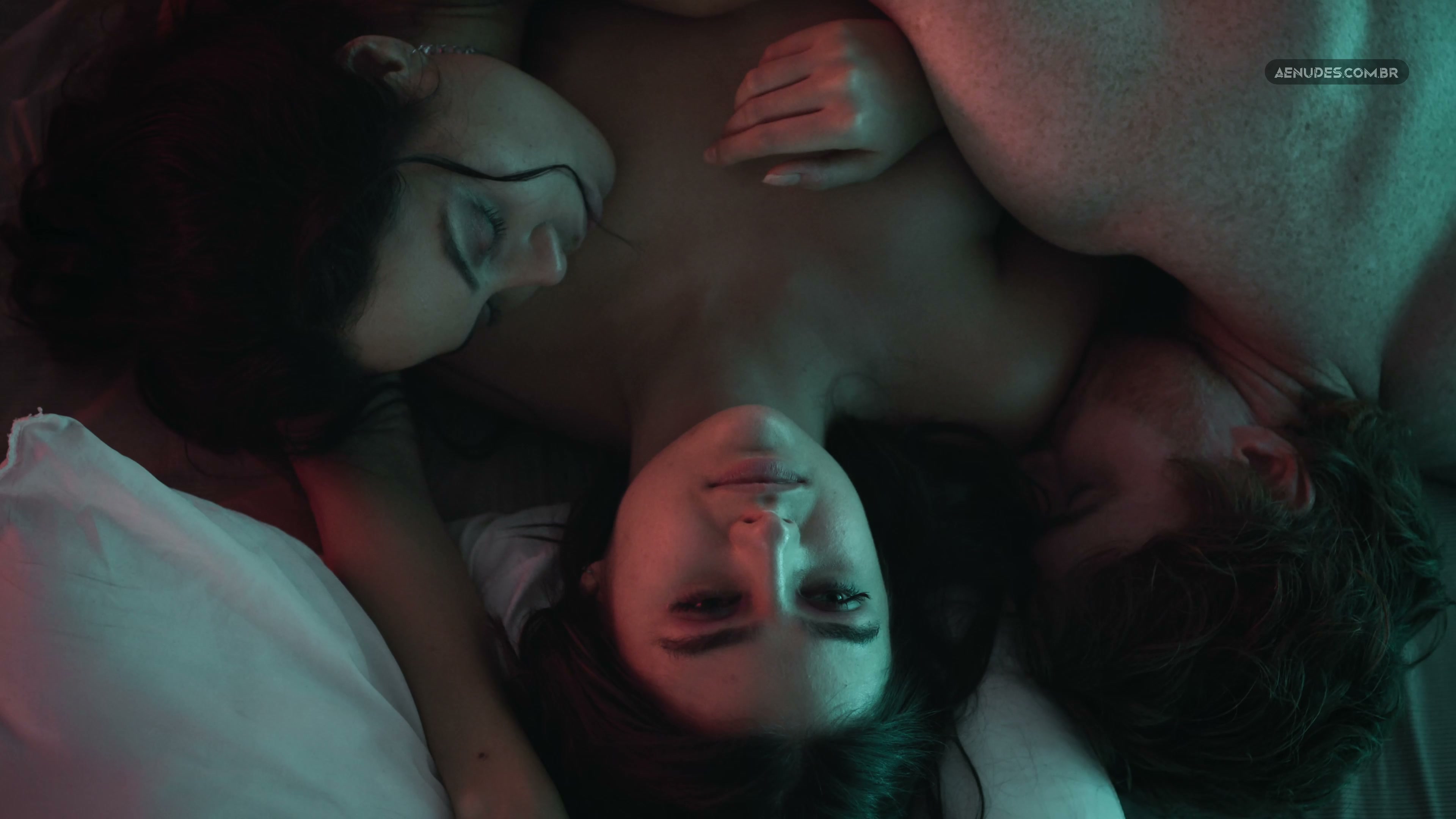 Julia Byrro nua pelada cena de sexo em Verdades Secretas 2