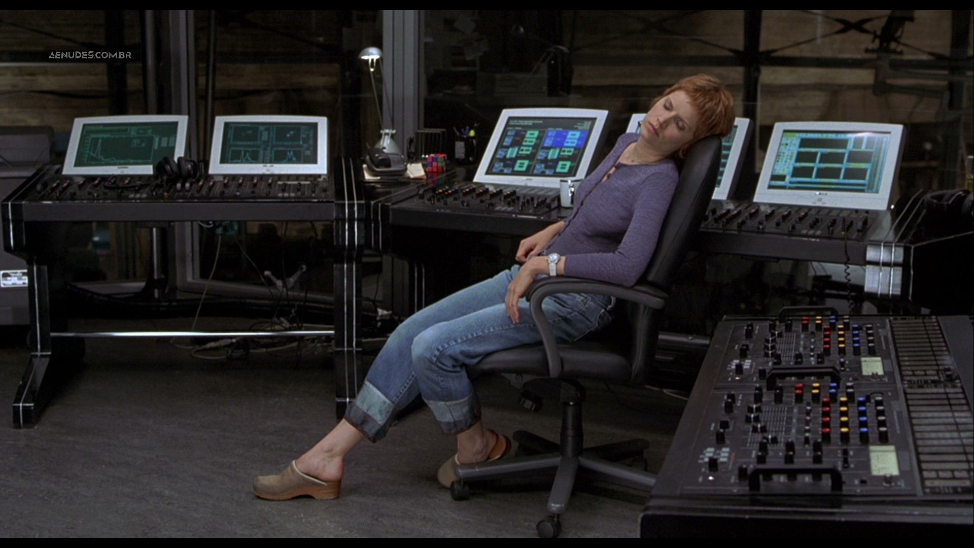 Kim Dickens, Elizabeth Shue nuas peladas cena de sexo em Hollow Man
