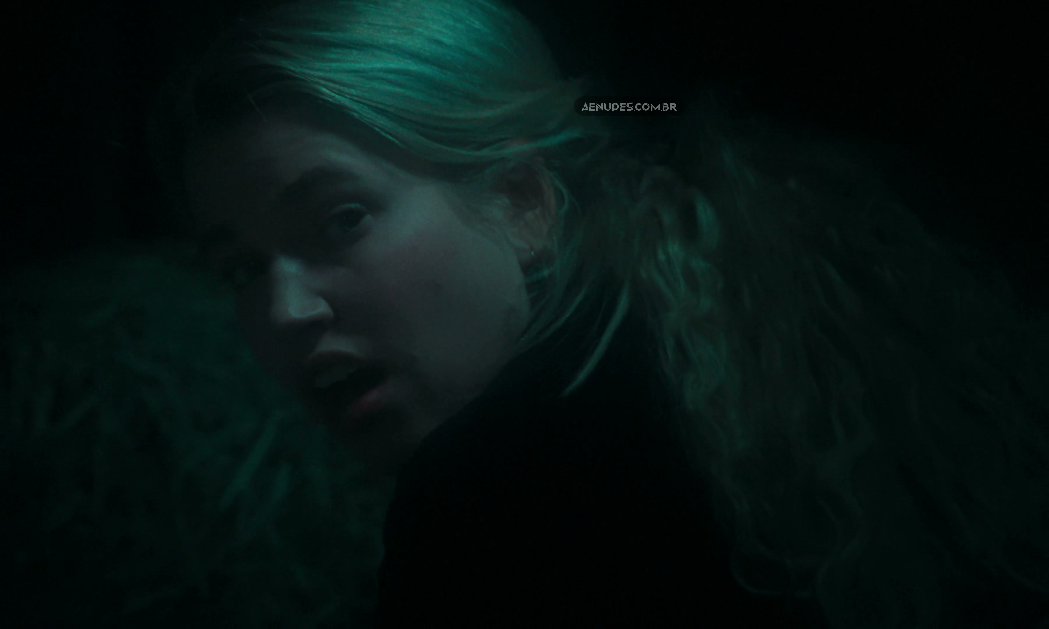 Lea Myren, Thea Sofie Loch Naess nuas peladas cena de sexo em The Ugly Stepsister