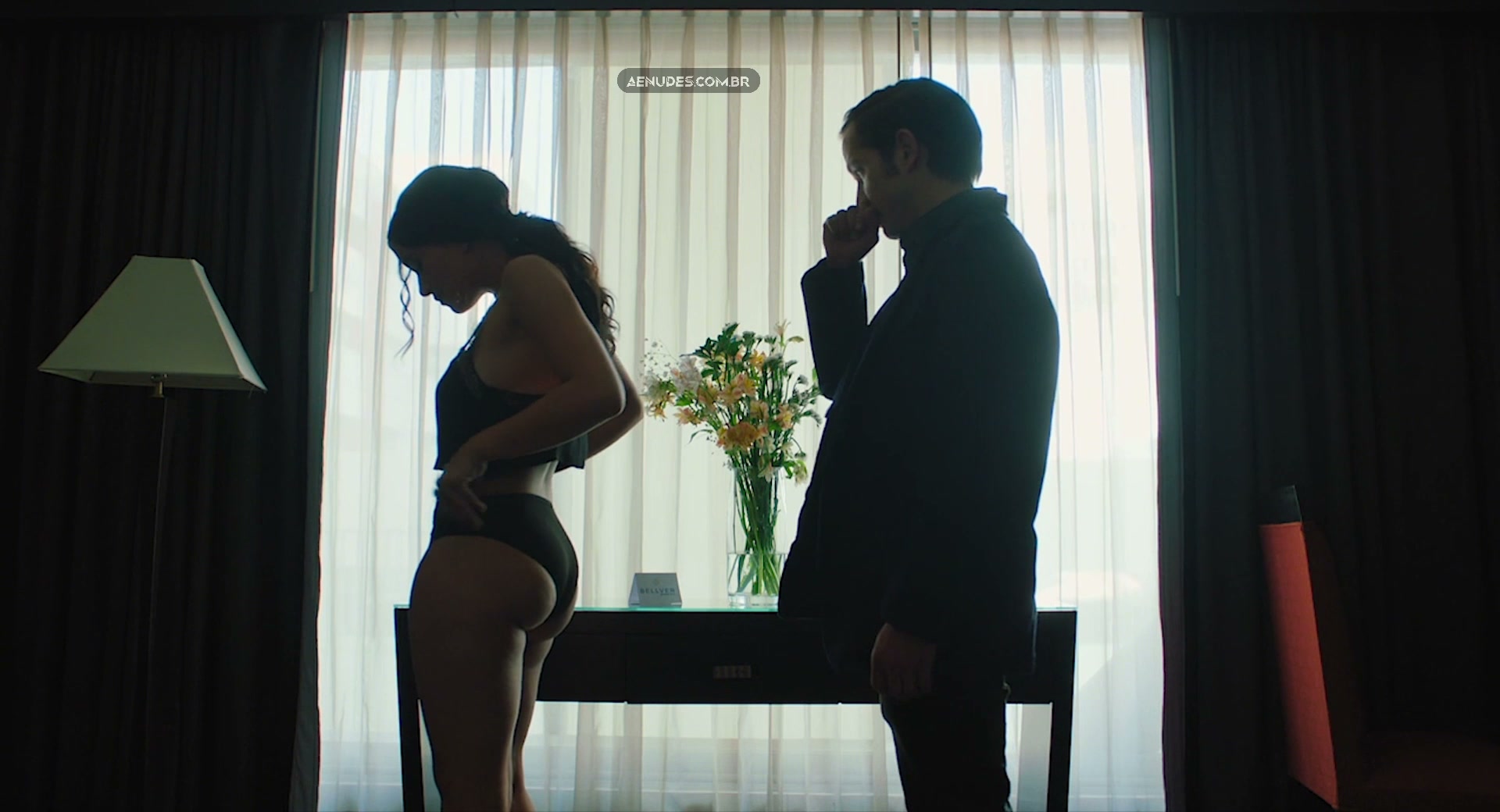 Paulina Gaitan nua pelada cena de sexo em Diablo Guardian