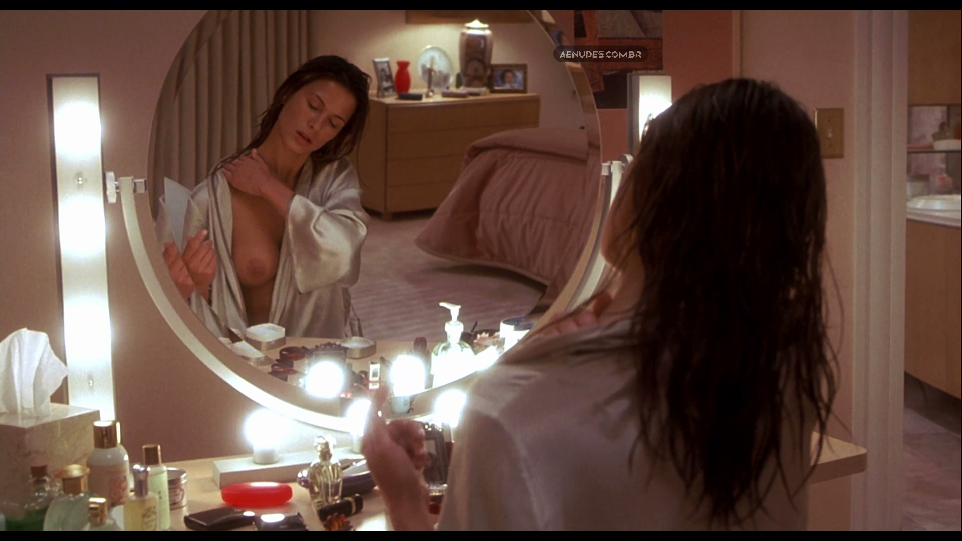 Rhona Mitra nua pelada cena de sexo em Hollow Man