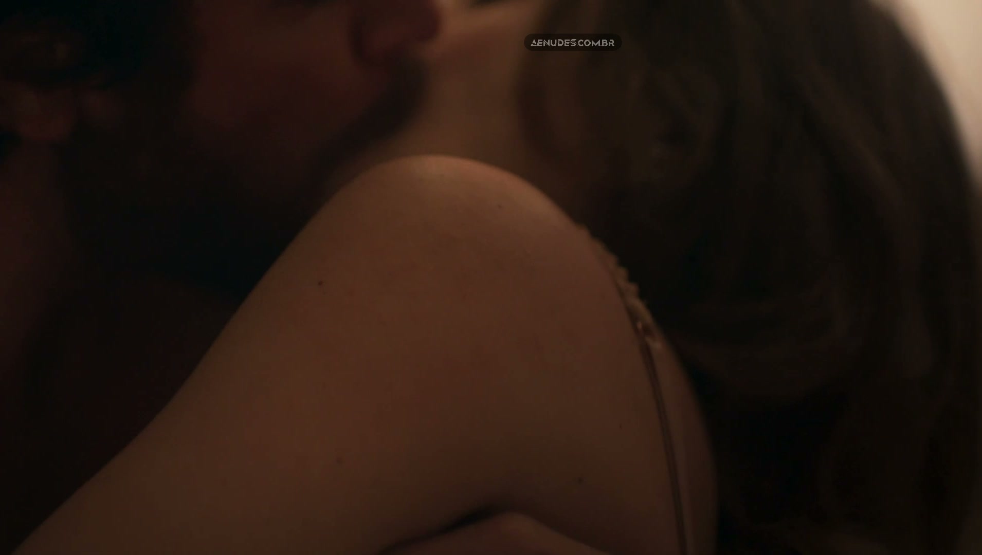Sara Antunes nua pelada cena de sexo em Todas As Mulheres Do Mundo