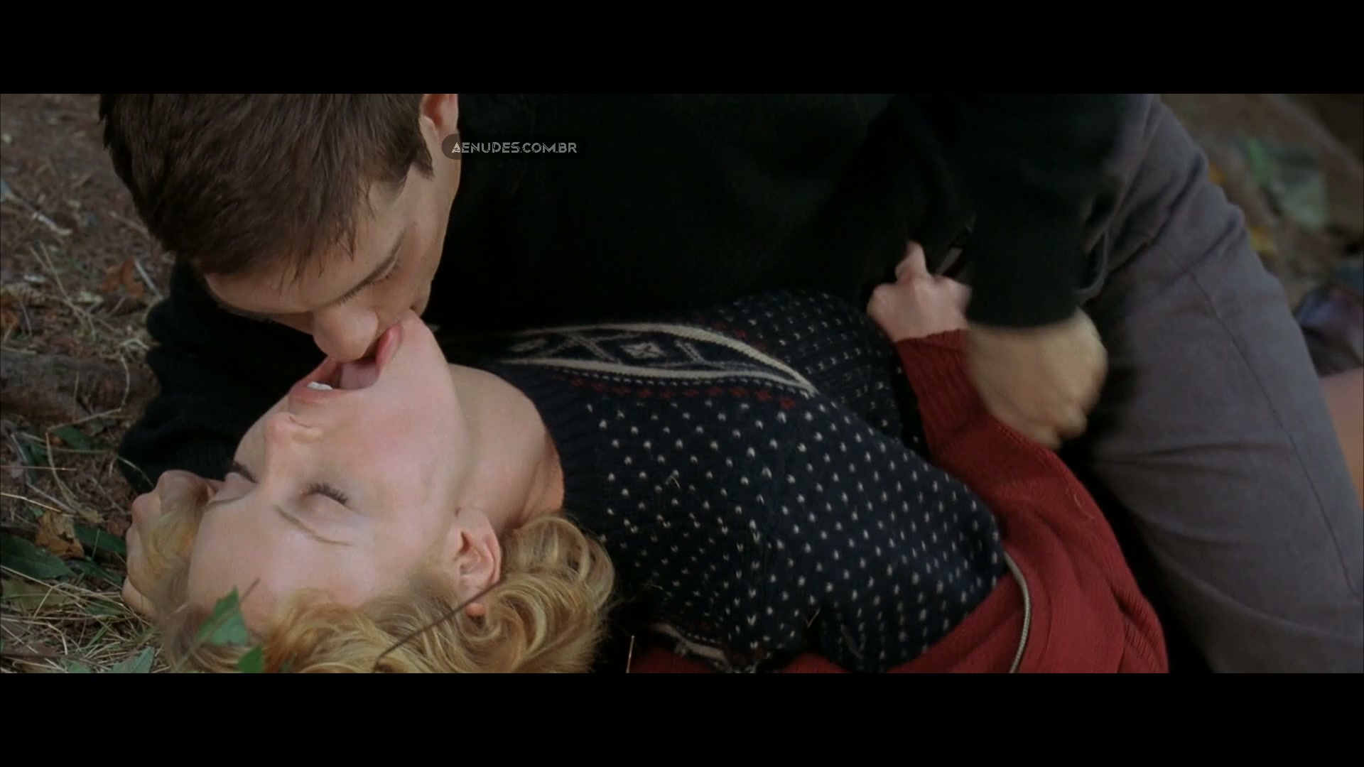 Charlize Theron nua pelada cena de sexo em The Cider House Rules