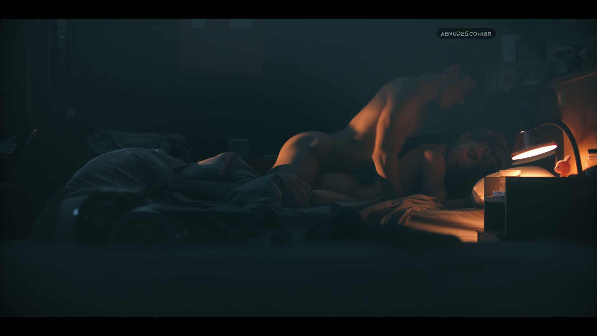Clara Galle nua pelada cena de sexo em Olympo (2025)