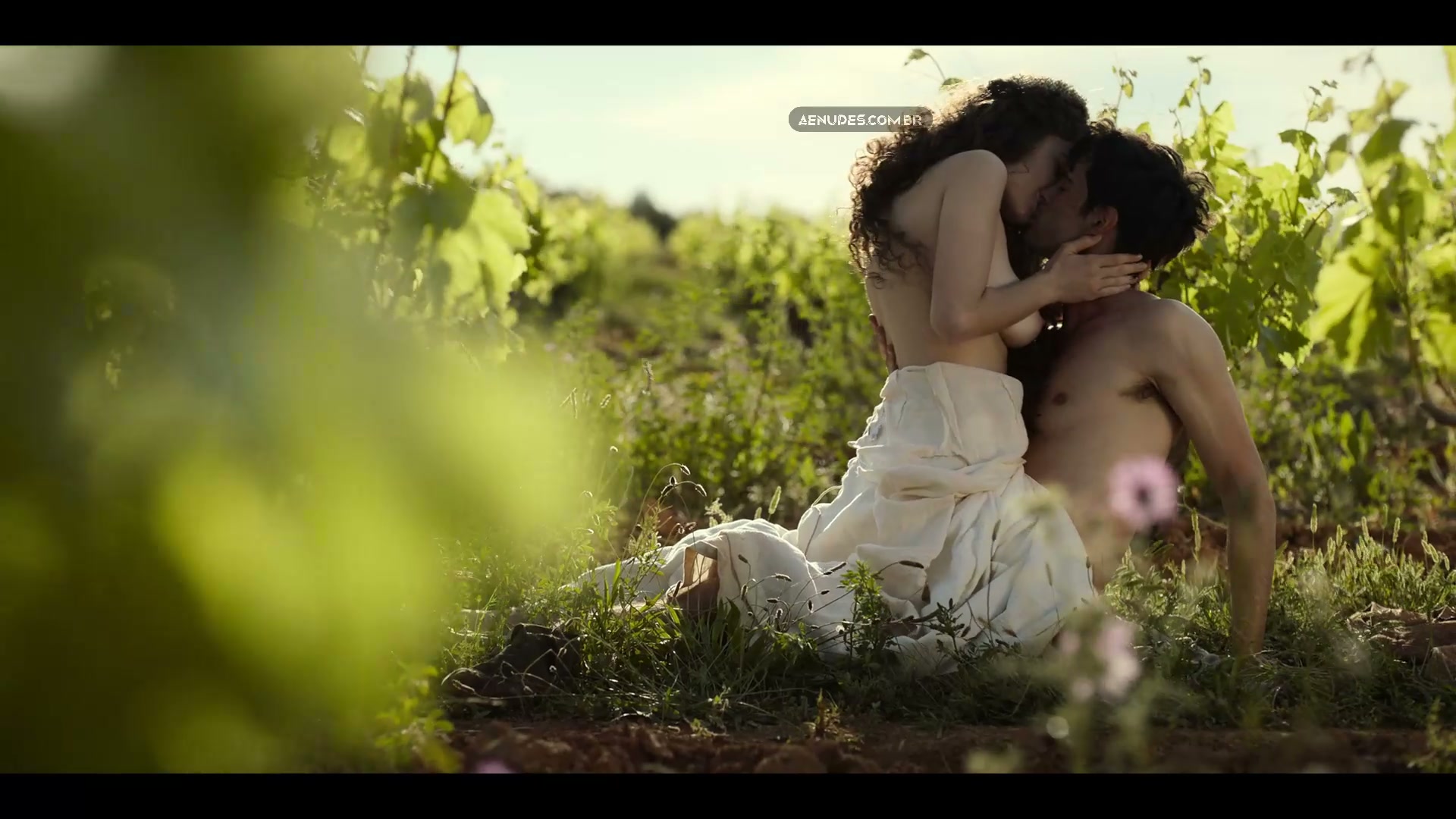 Gabriela Andrada nua pelada cena de sexo em Heirs To The Land