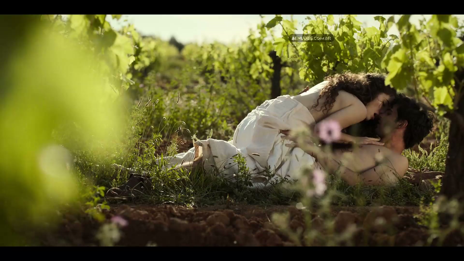 Gabriela Andrada nua pelada cena de sexo em Heirs To The Land
