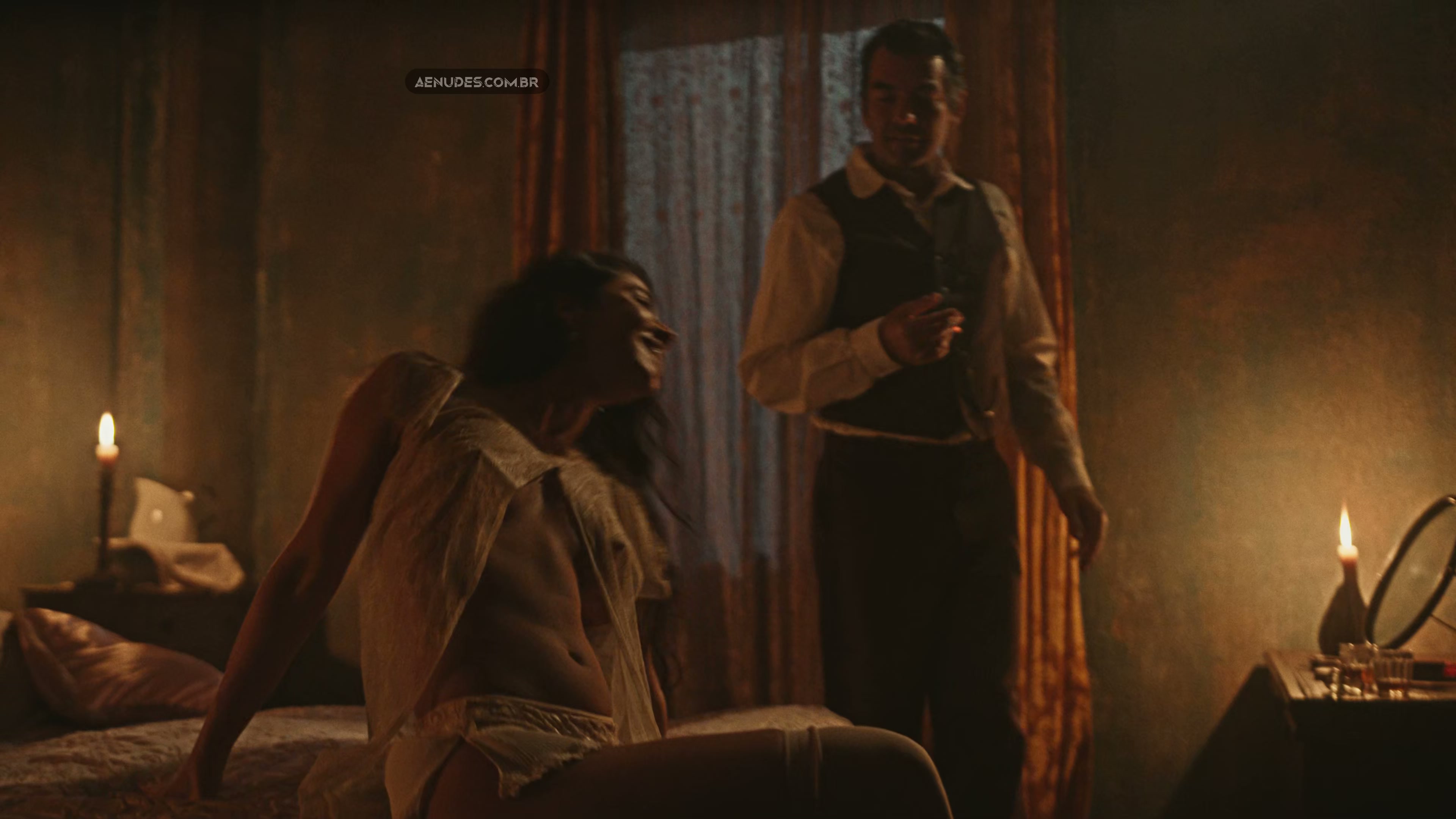 Laize Camara nua pelada cena de sexo em Guerreiros Do Sol
