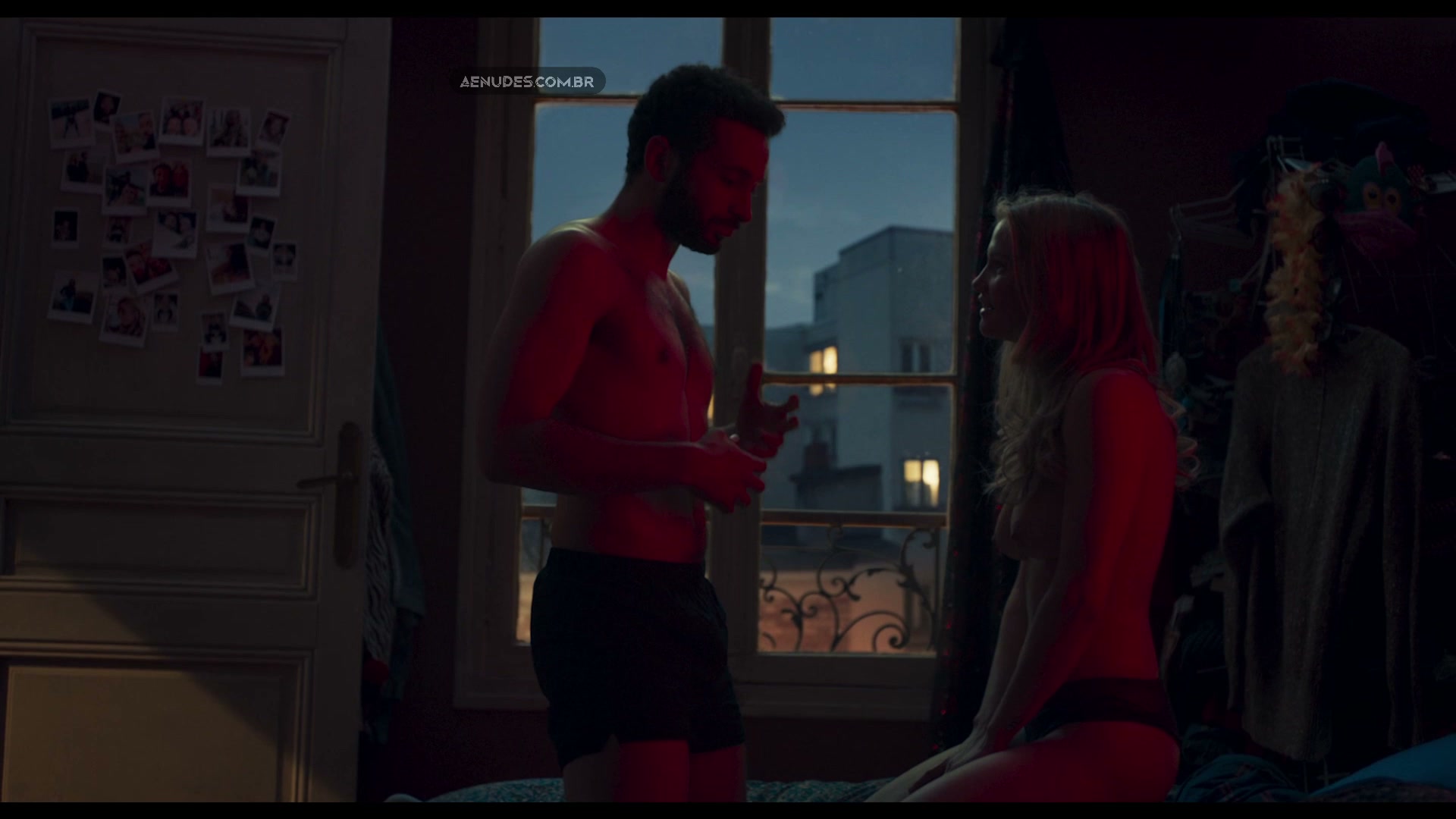 Margot Bancilhon nua pelada cena de sexo em Ami-Ami