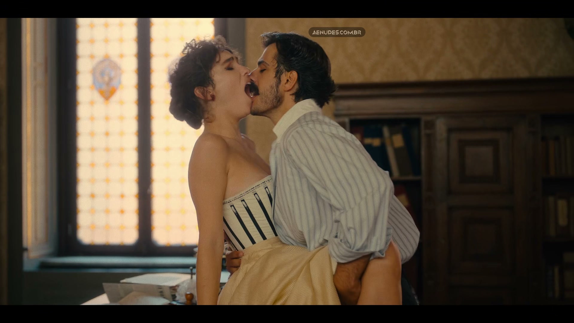Matilda De Angelis nua pelada cena de sexo em The Law According to Lidia Poet
