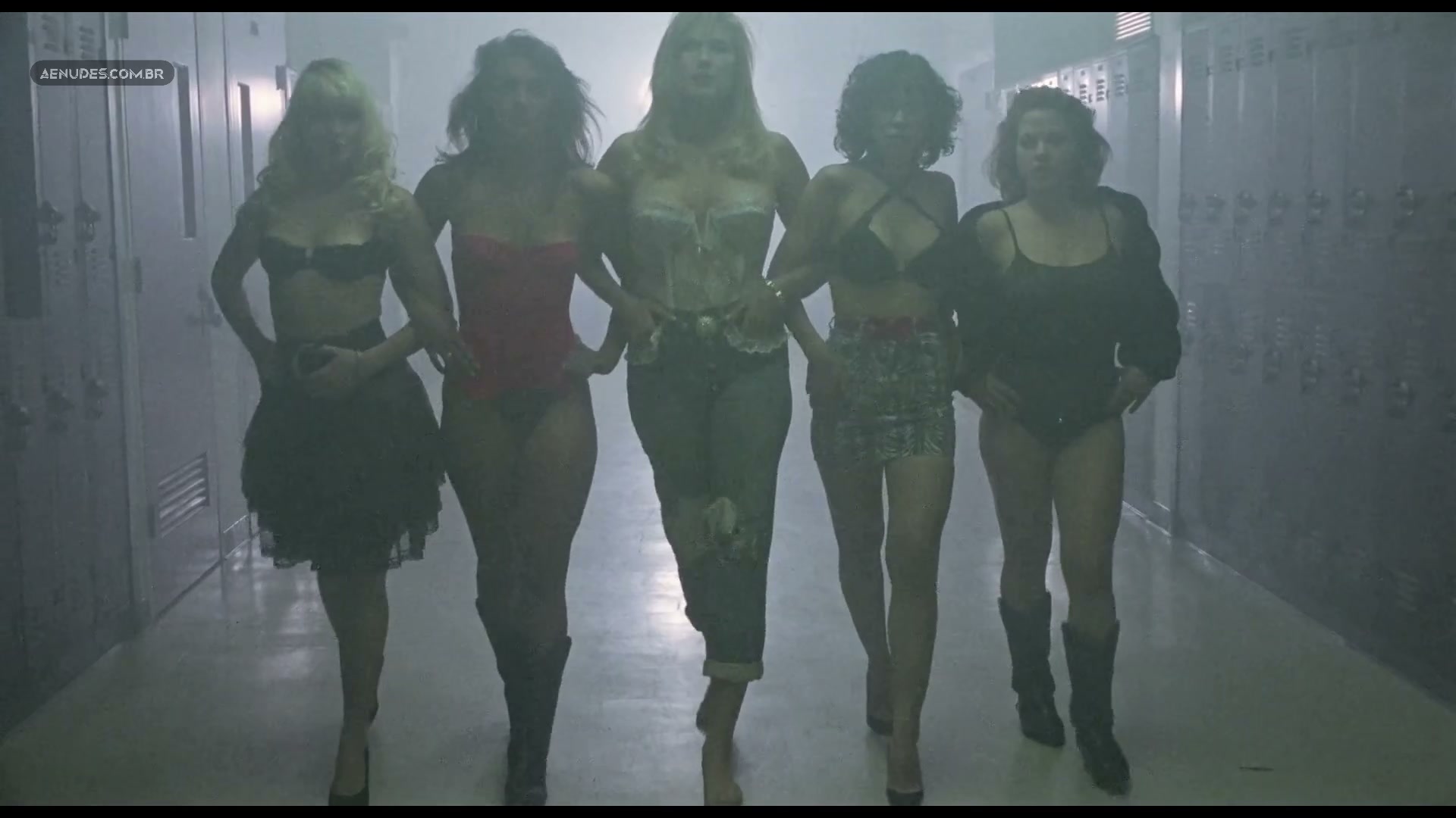 Melissa Moore, Kalei Shallabarger, Gail Lyon, Savannah, Debra Lamb nuas peladas cena de sexo em The Invisible Maniac