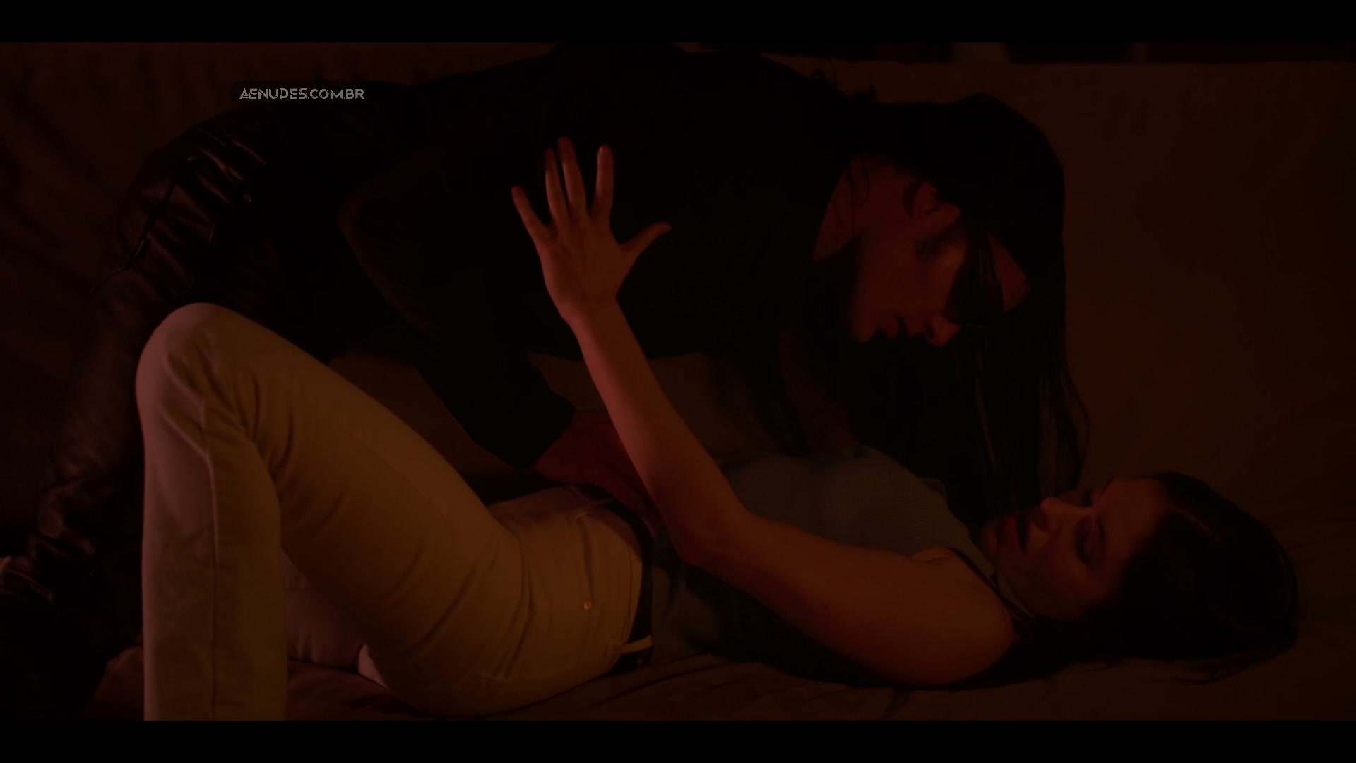 Olivia Applegate nua pelada cena de sexo em The Black Dagger Brotherhood