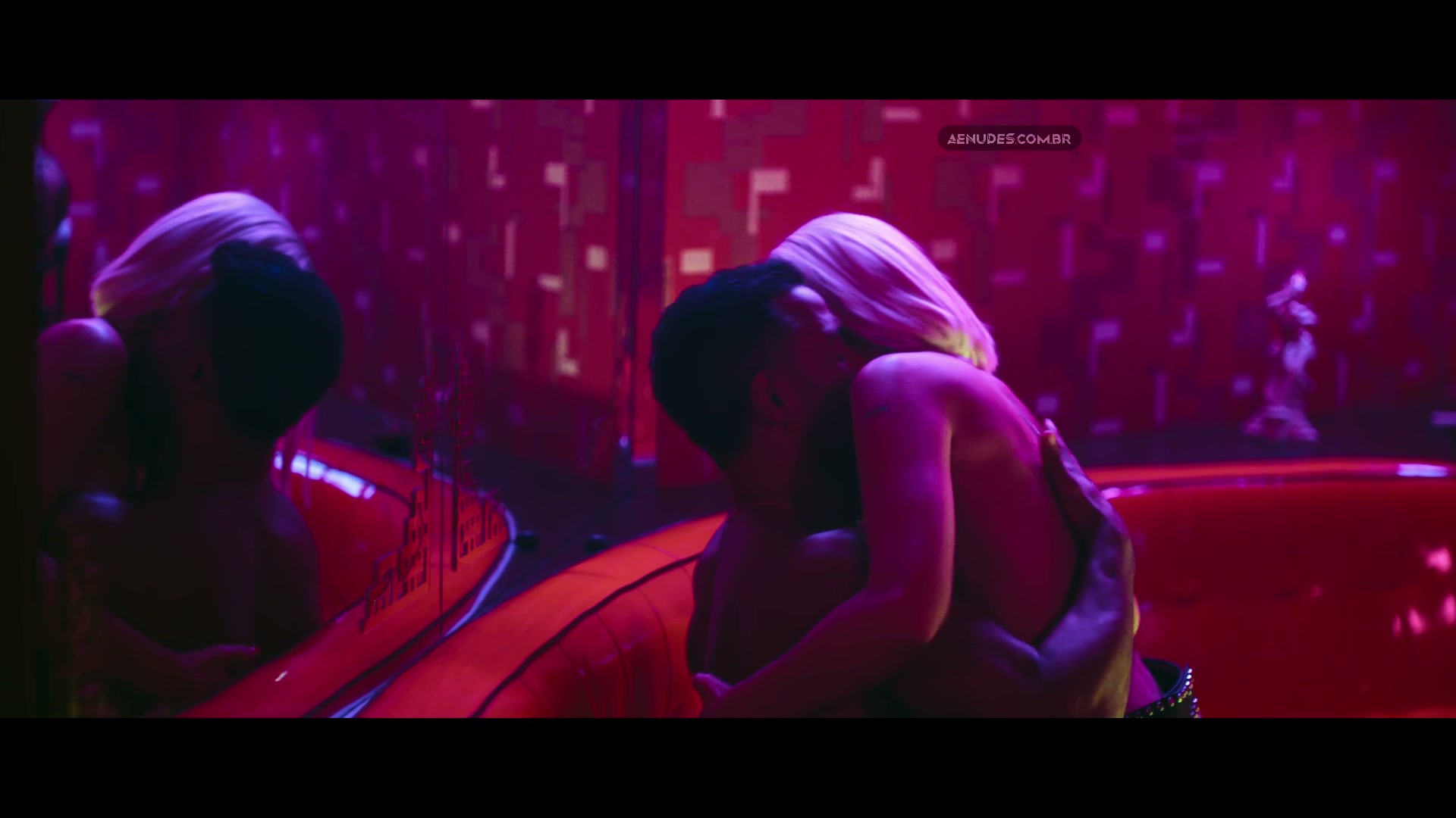 Tassia Dhur nua pelada cena de sexo em Dna Do Crime S02