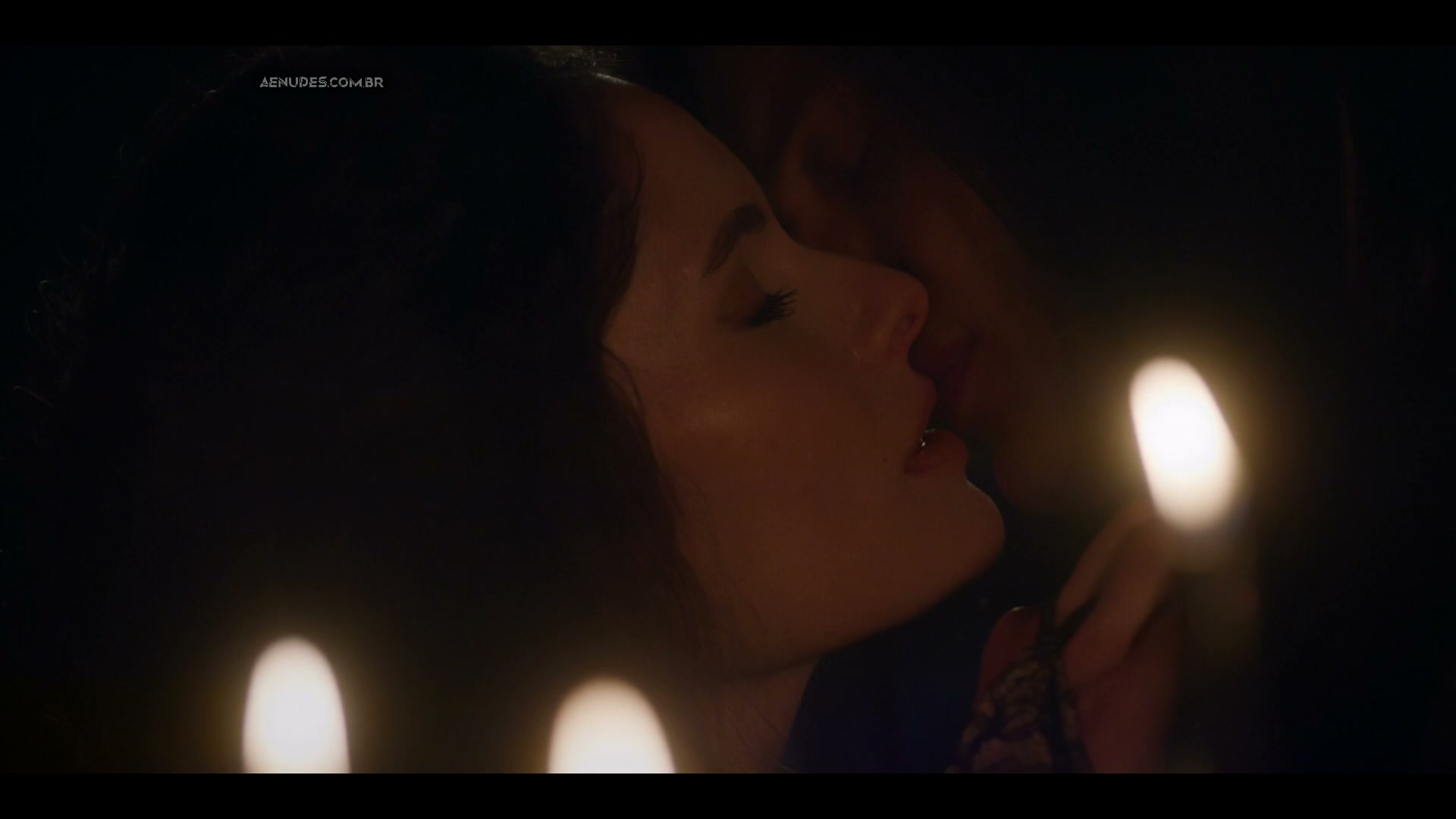 Olivia Grace Applegate nua pelada cena de sexo em The Black Dagger Brotherhood