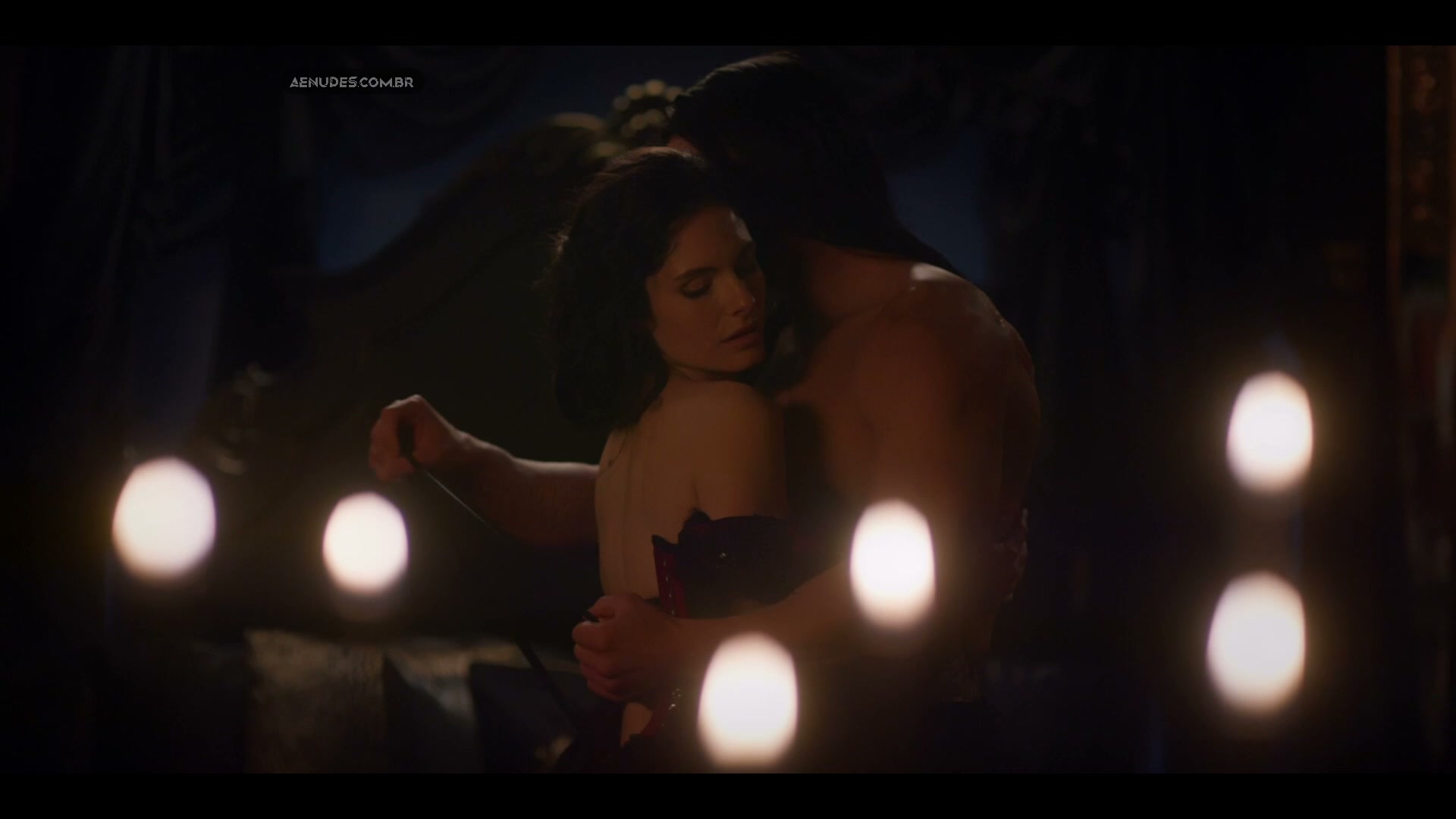 Olivia Grace Applegate nua pelada cena de sexo em The Black Dagger Brotherhood