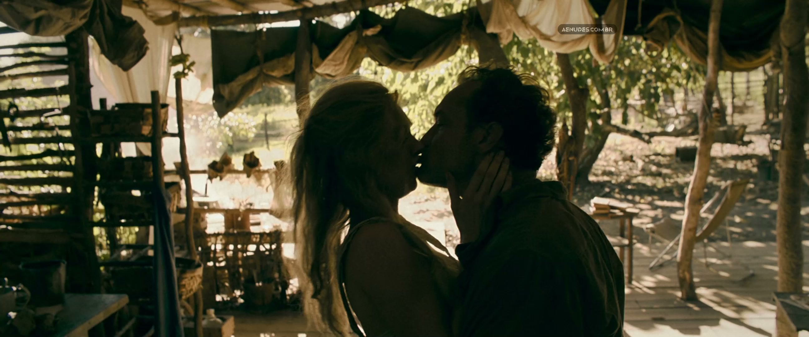 Vanessa Kirby nua pelada cena de sexo em Èden