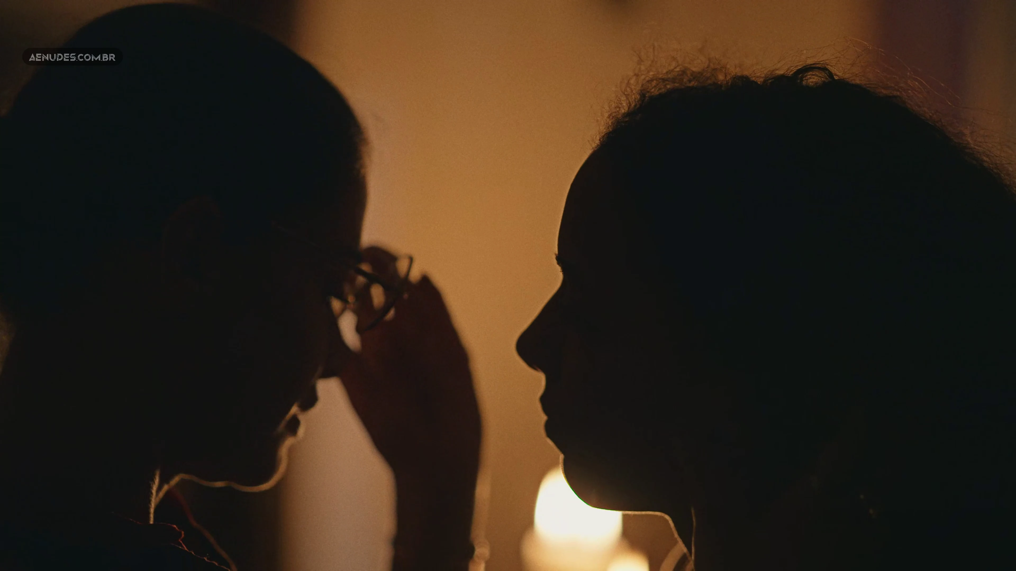 Alinne Moraes e Alice Carvalho nua pelada cena de sexo em Guerreiros Do Sol (Novela).