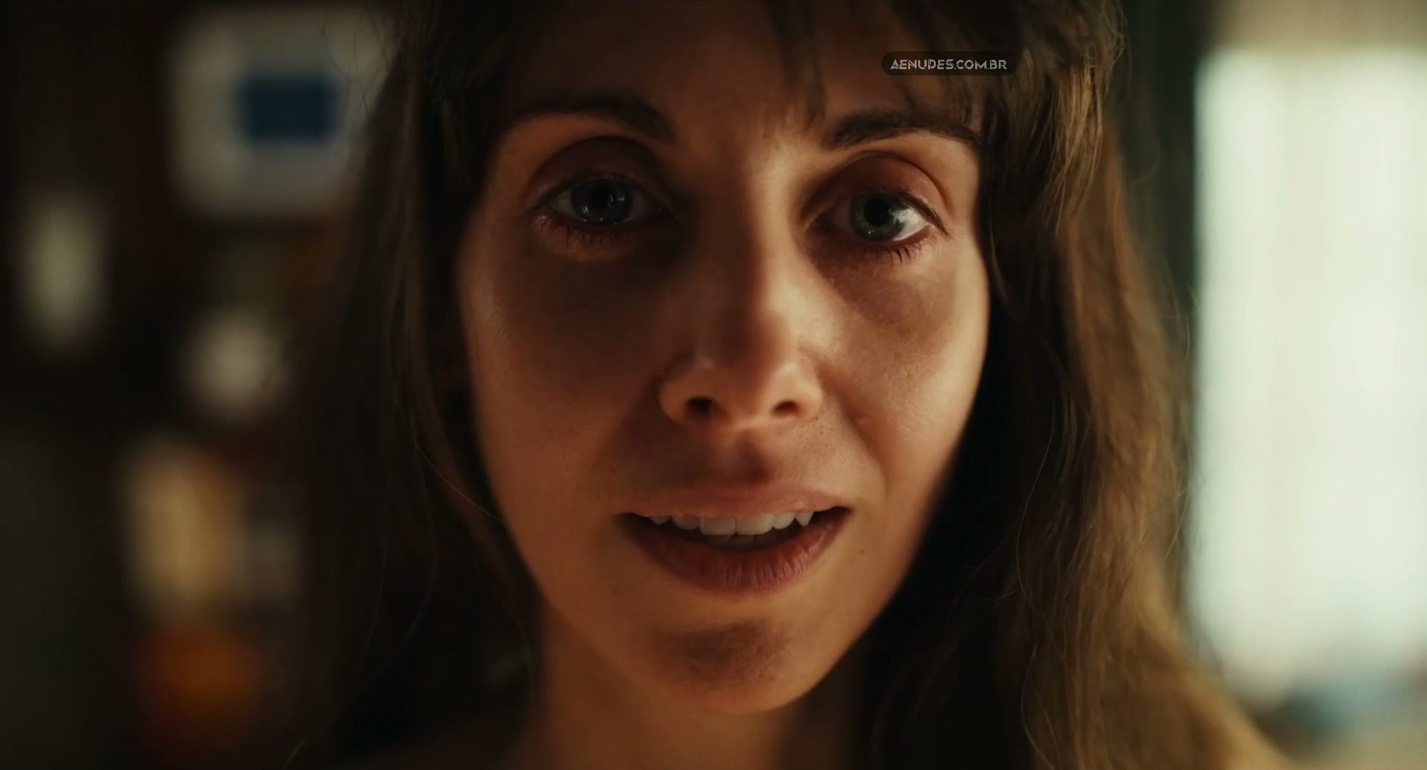 Alison Brie nua pelada cena de sexo em Togerther